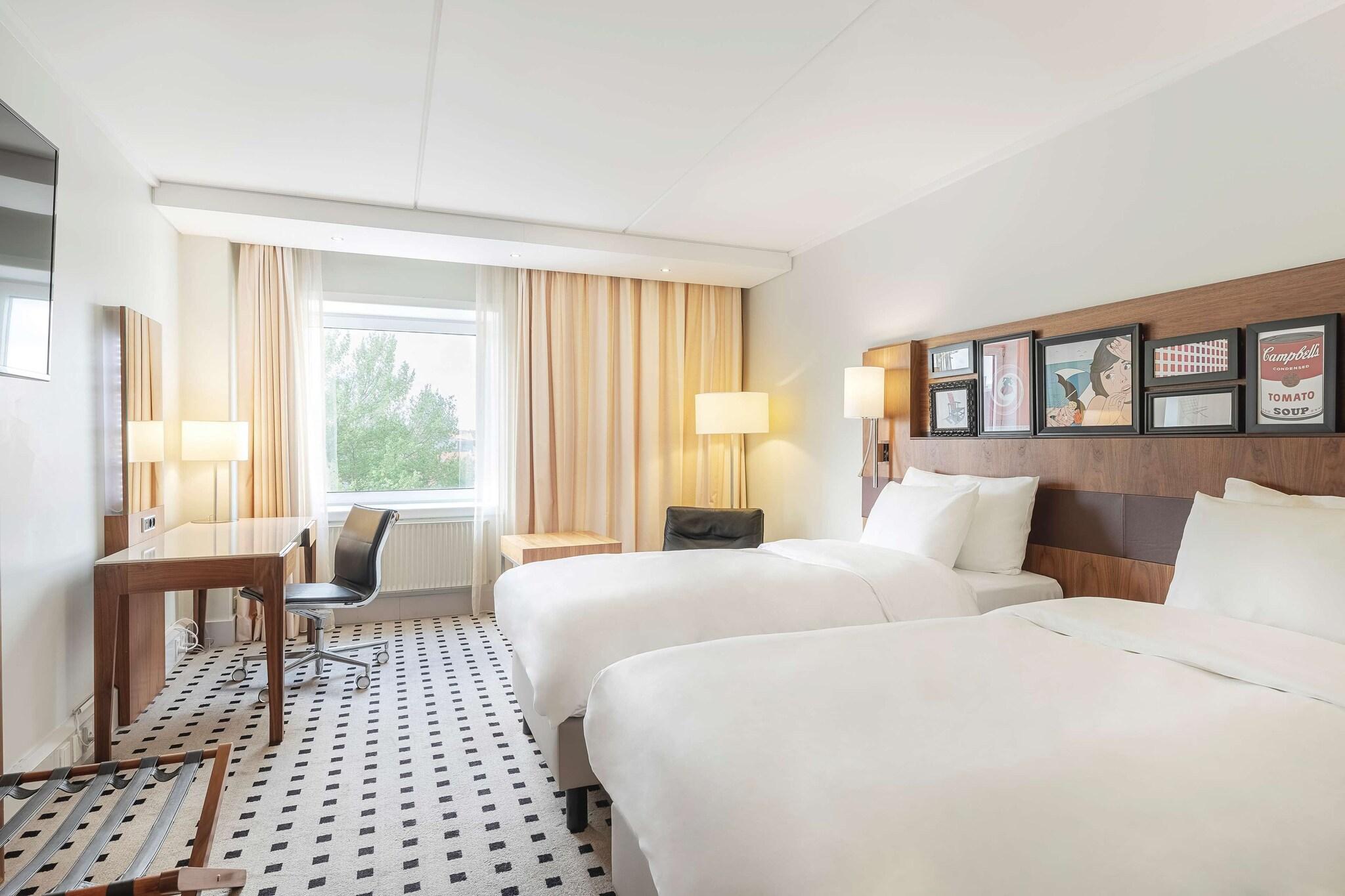 Double Queen Size Bed