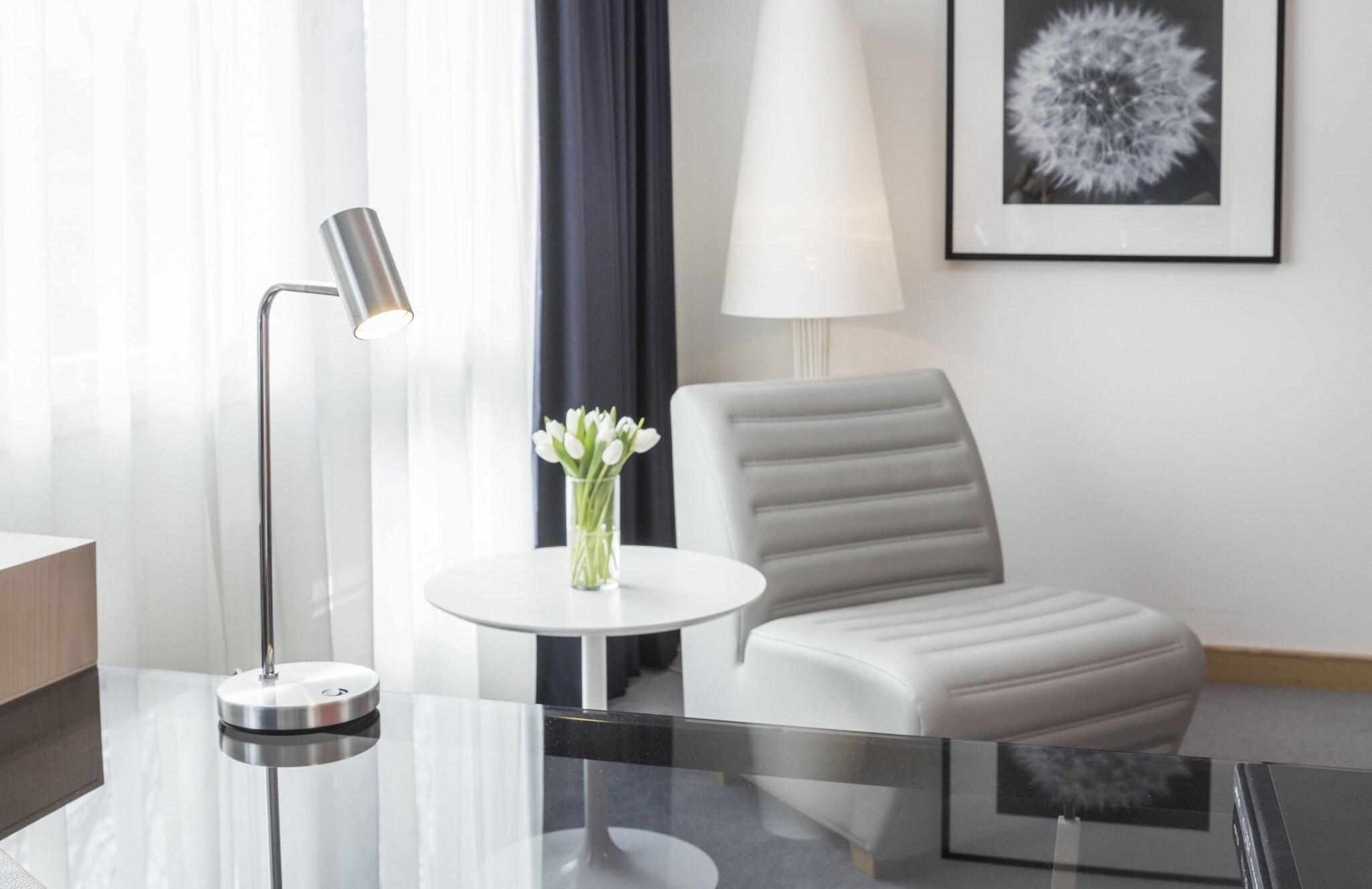 Double Queen Size Bed