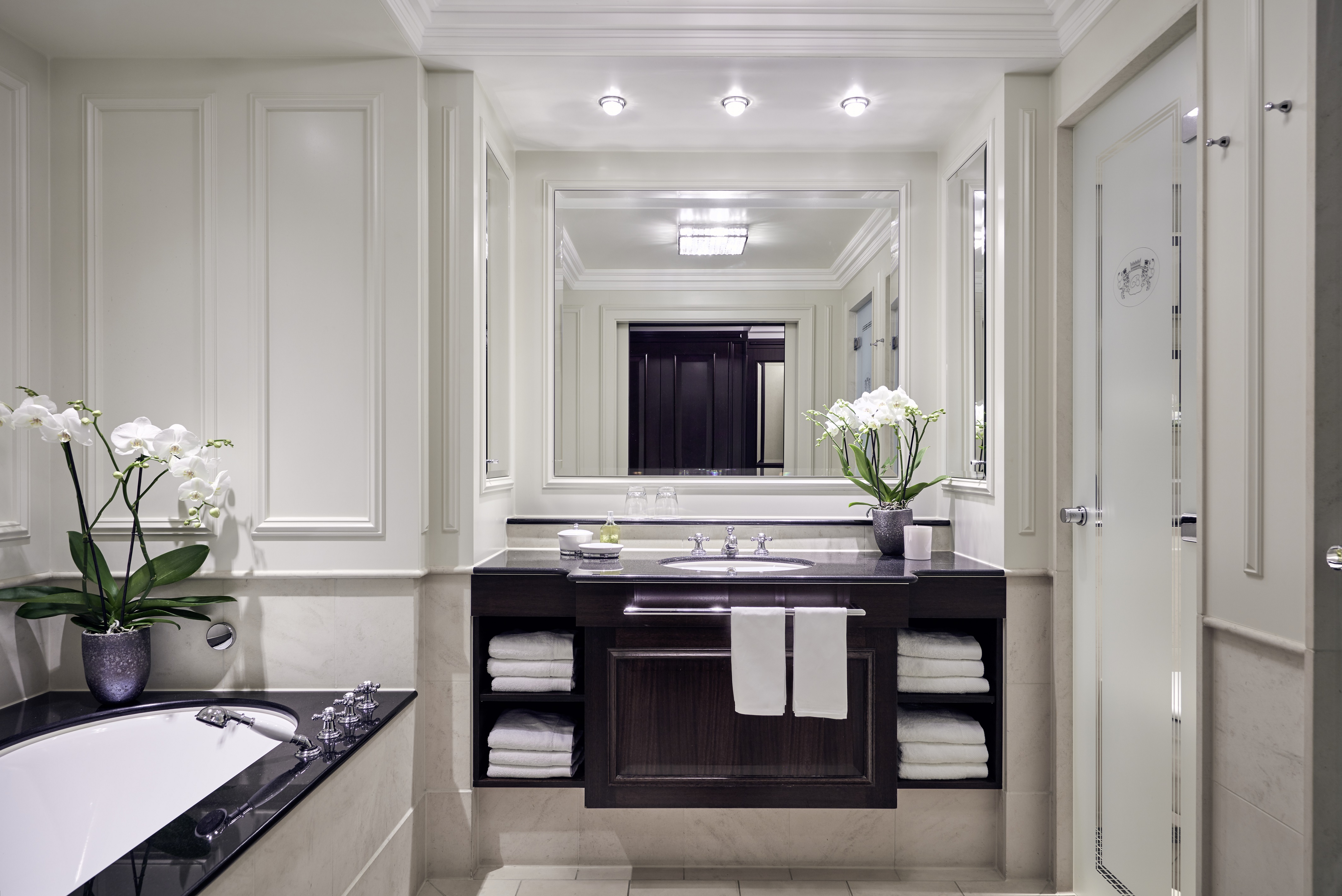 Double Deluxe King Bed