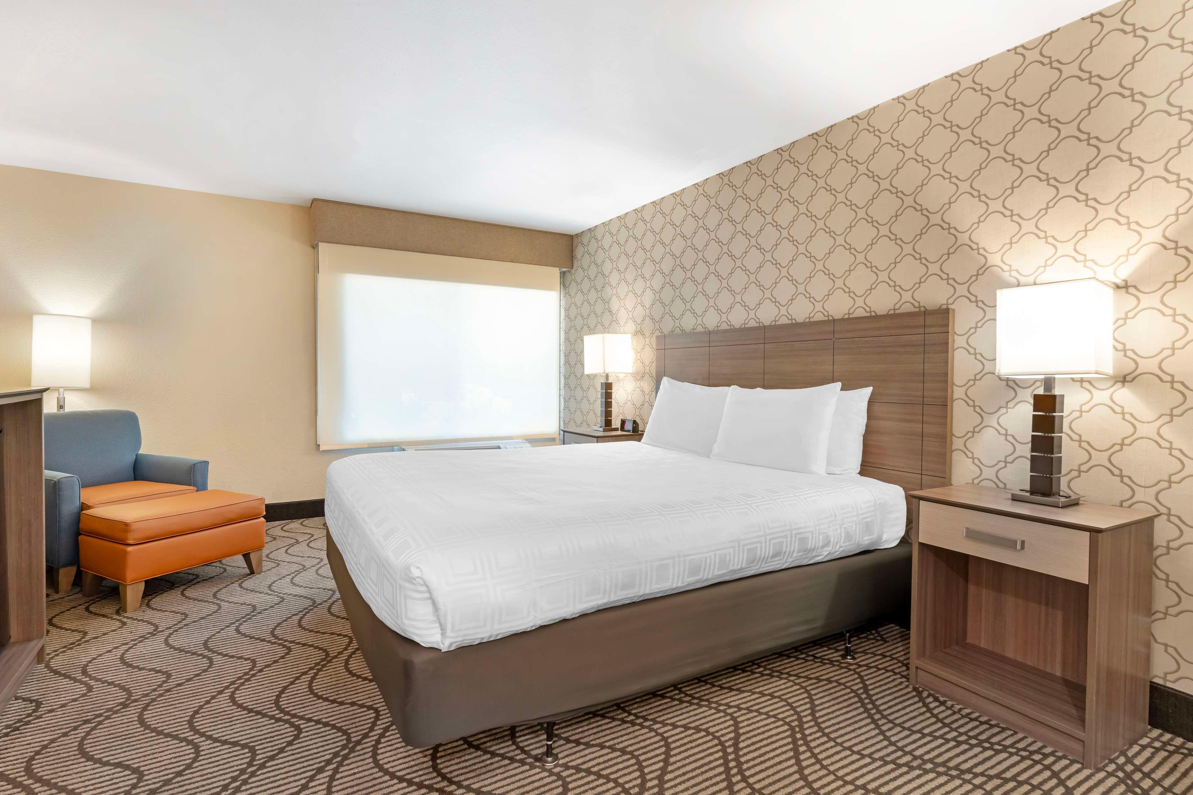 Double Accessible King Size Bed