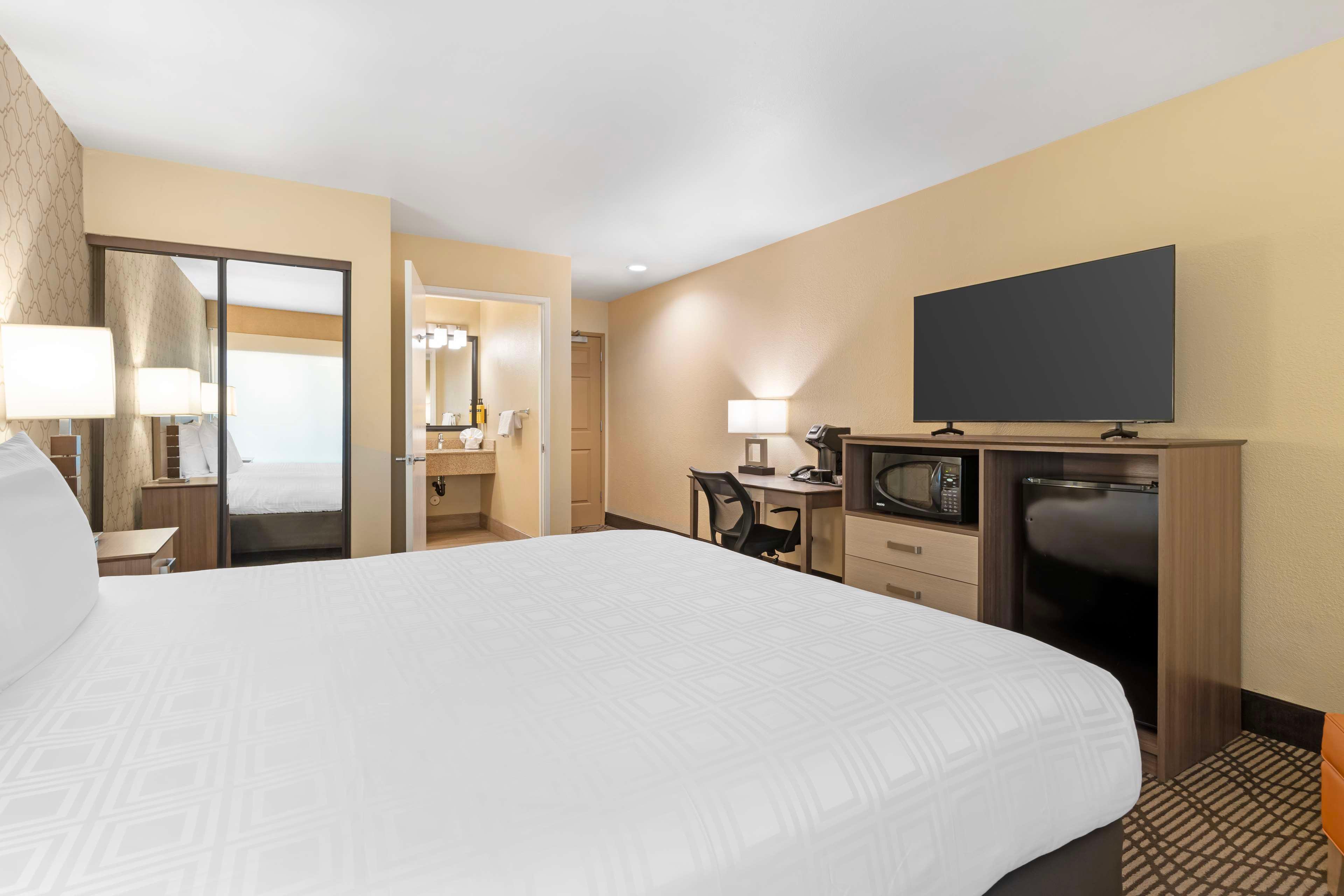 Double Accessible King Size Bed