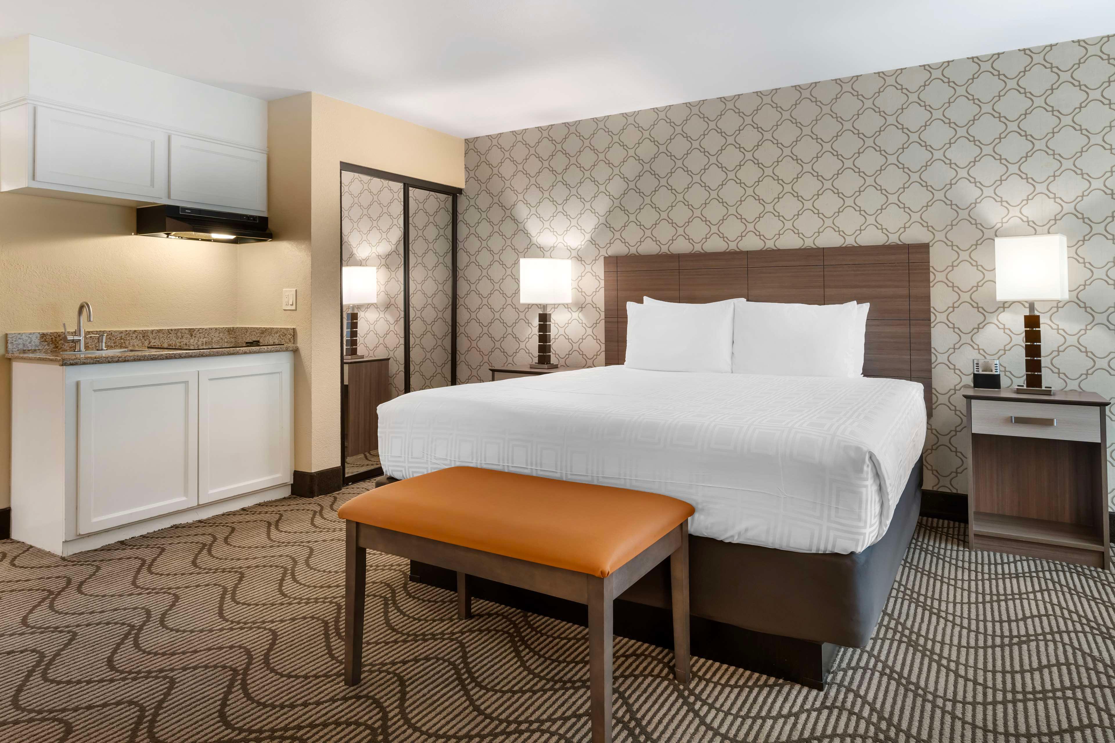 Room King Bed Non Smoking