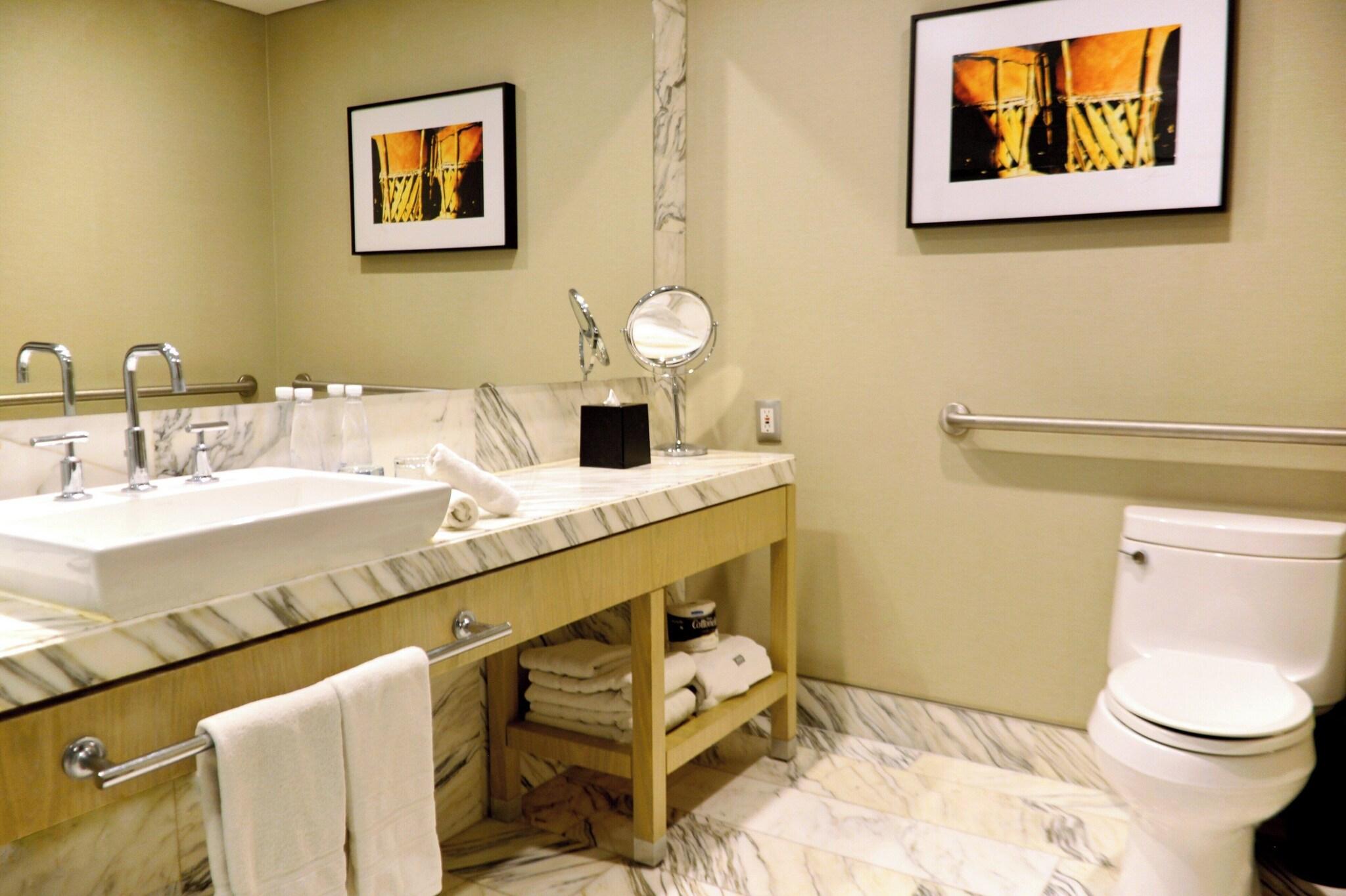 Double Deluxe King Bed