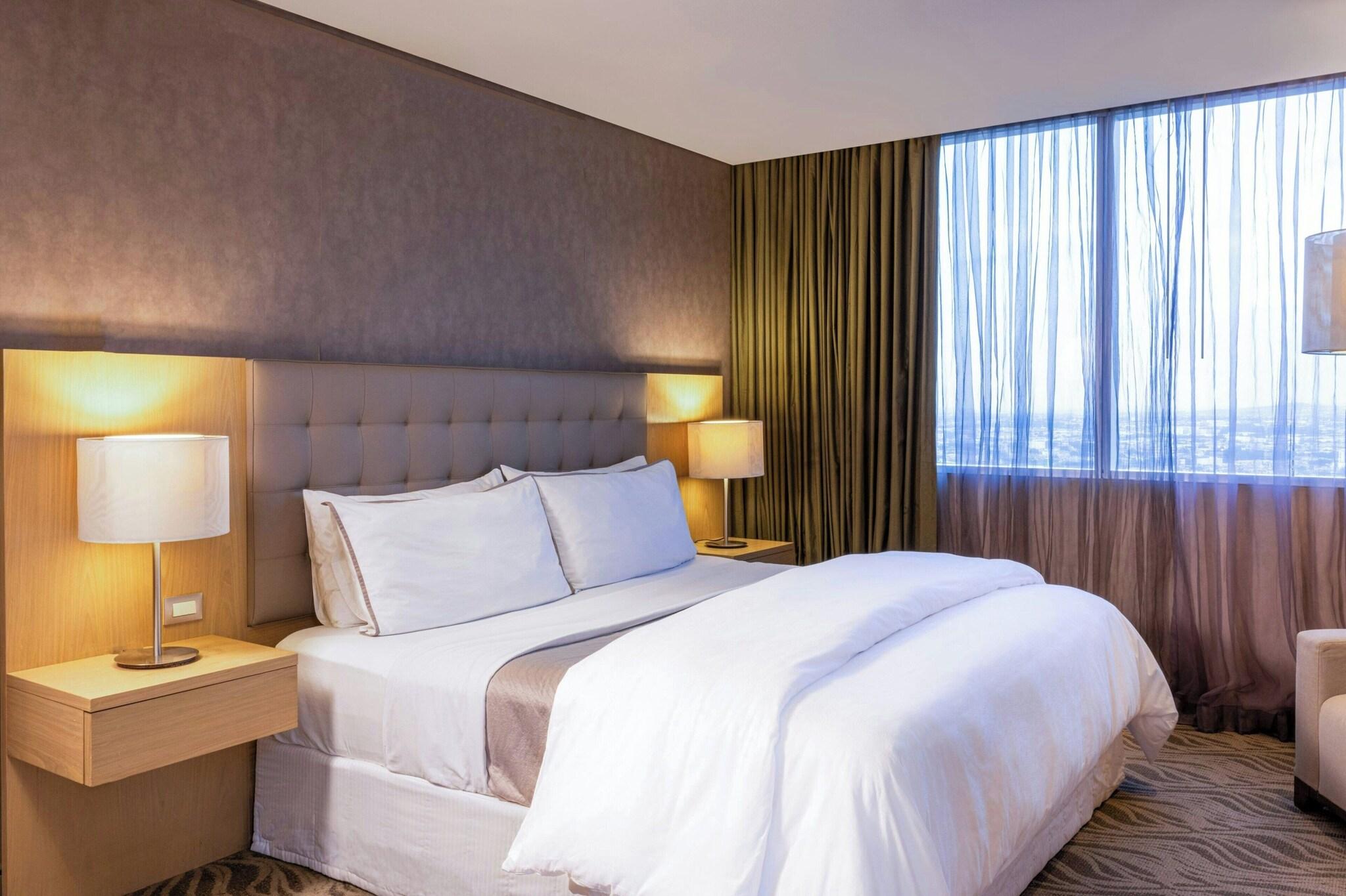 Junior Suite King Bed One Bedroom 