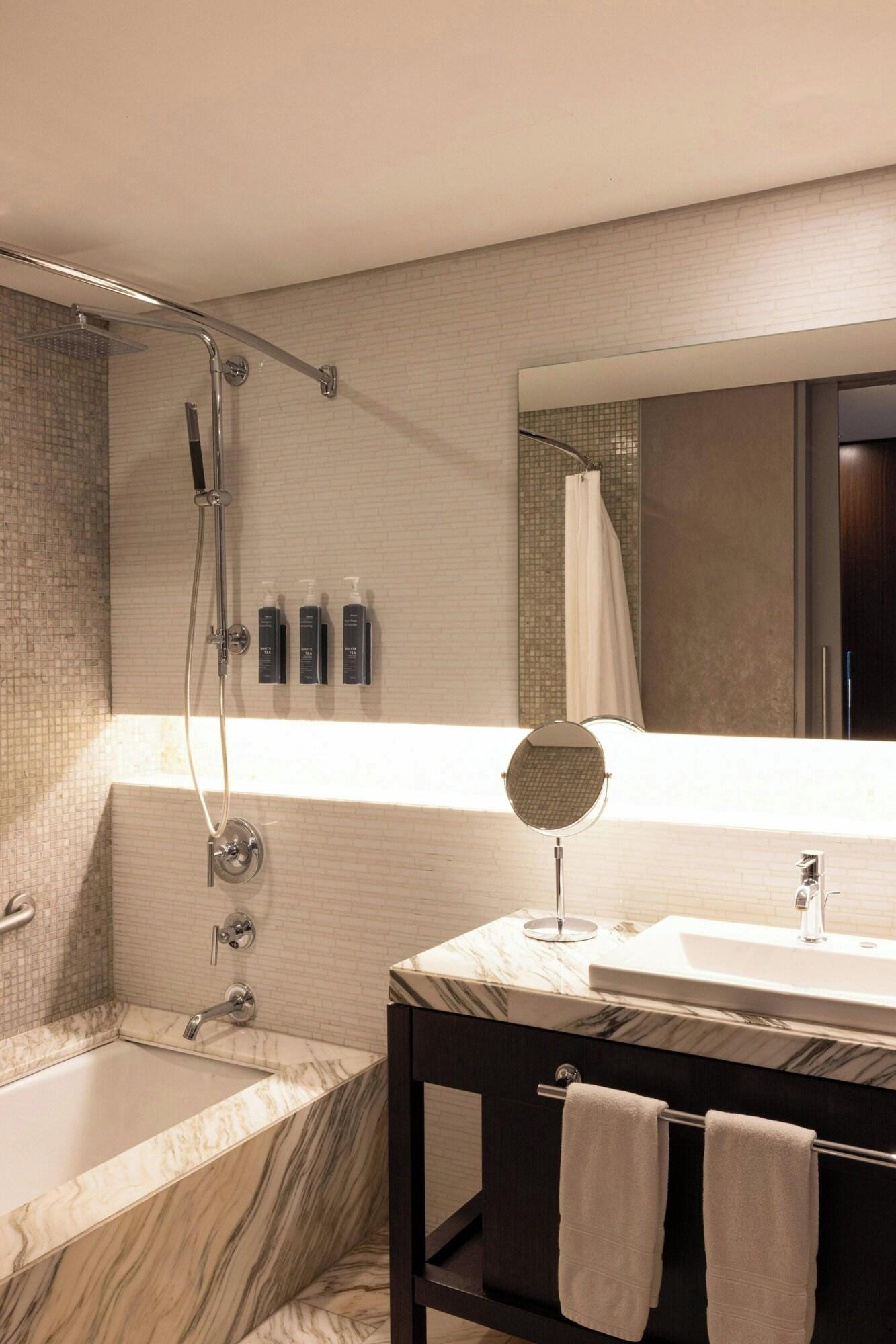 Suite Presidential with Views