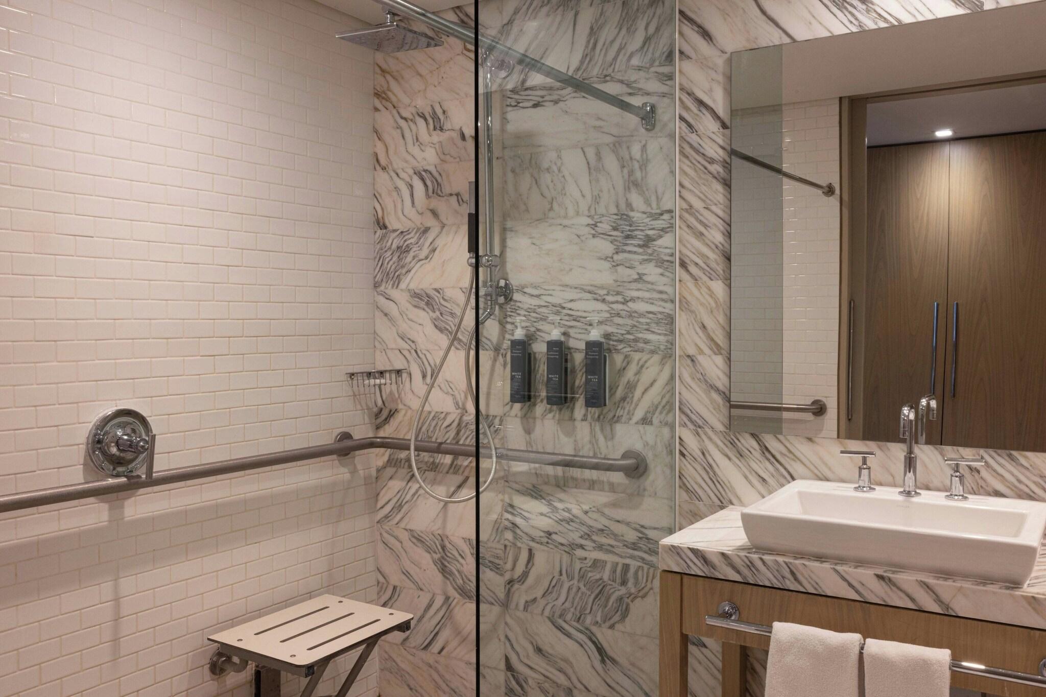 Double Deluxe King Bed