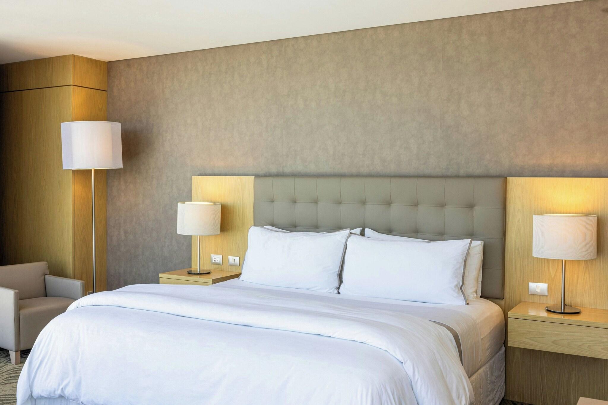 Double Deluxe King Bed