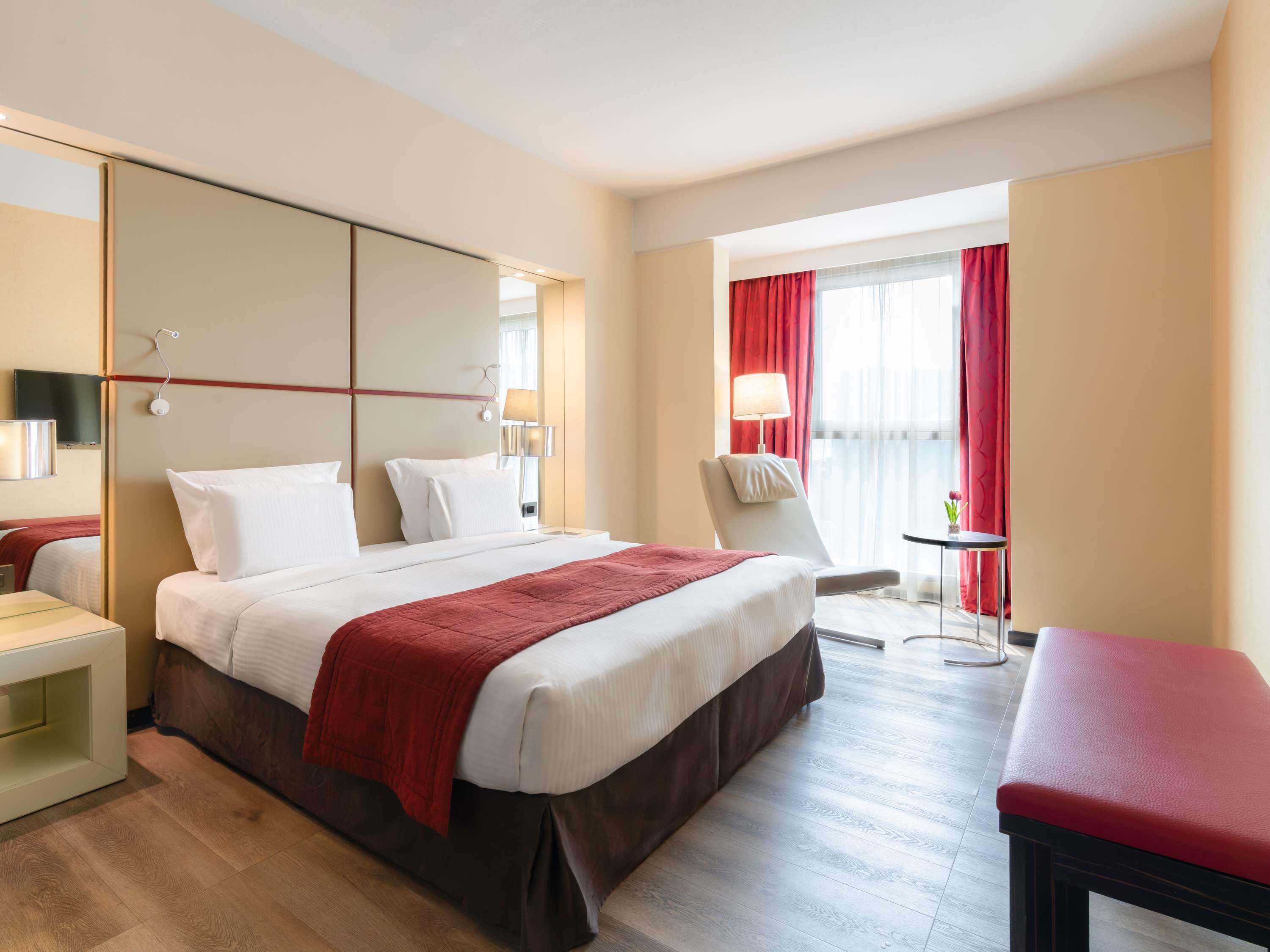 Double Deluxe King Bed