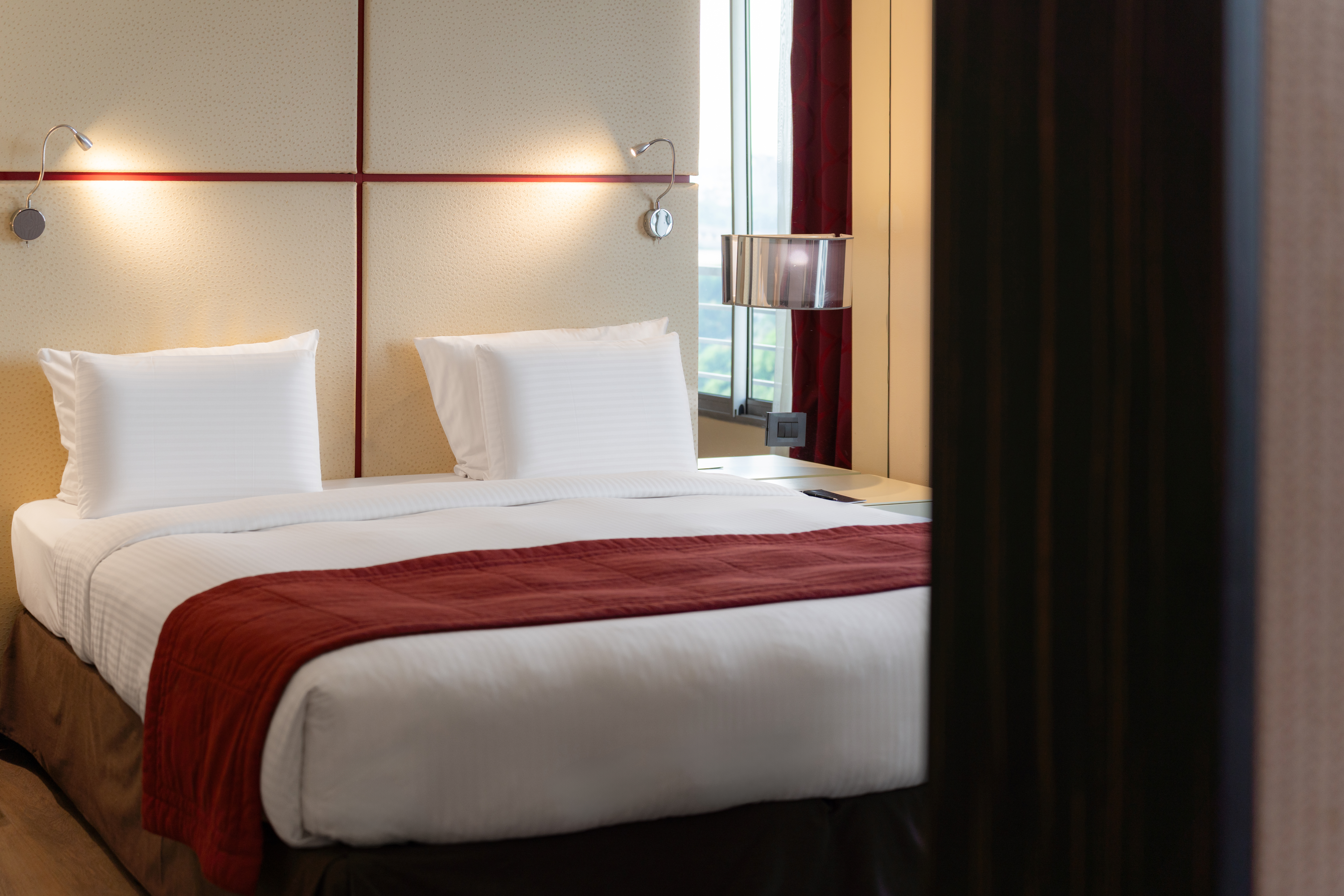 Suite Deluxe King Bed