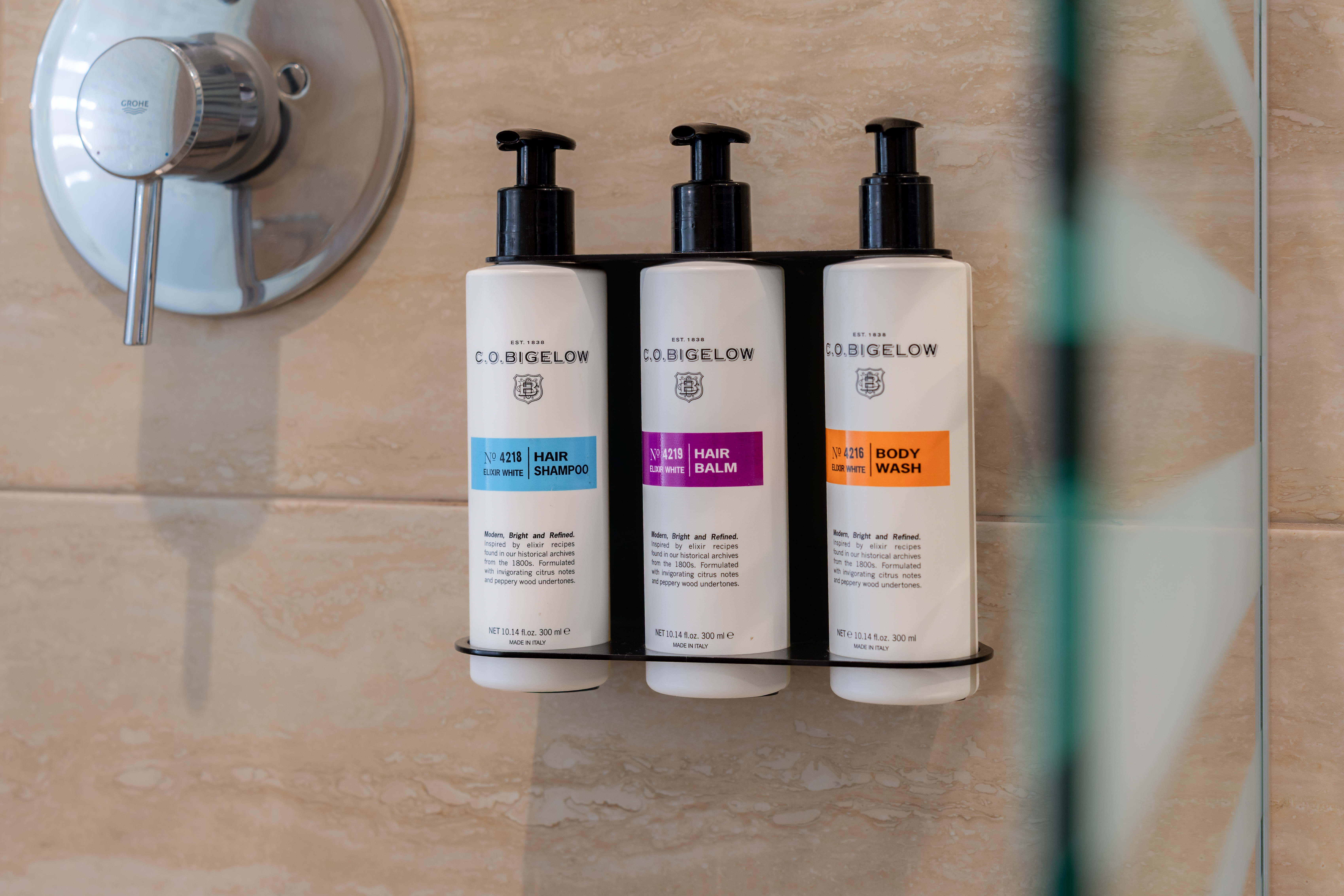 Suite Deluxe King Bed