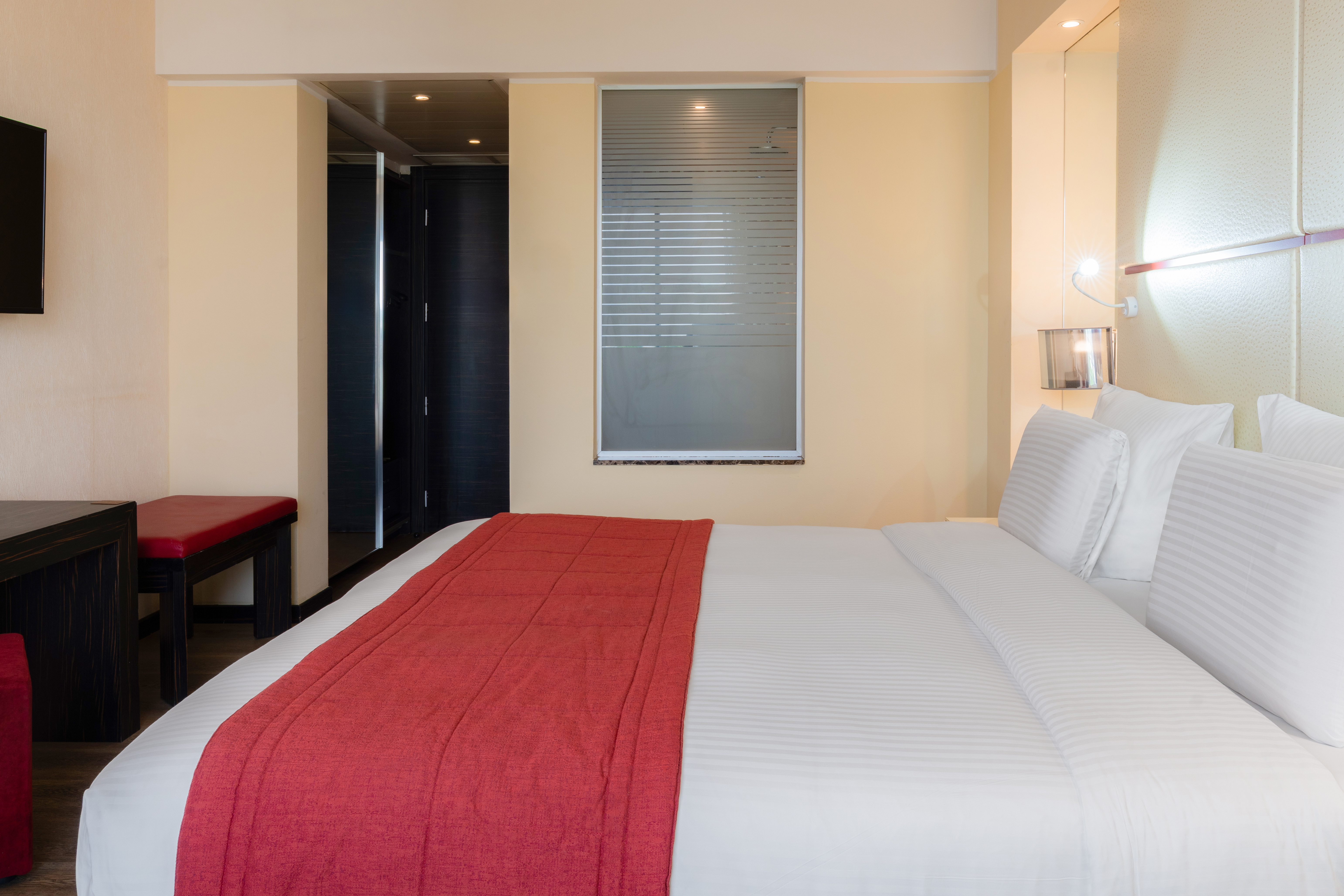 Double Deluxe King Bed