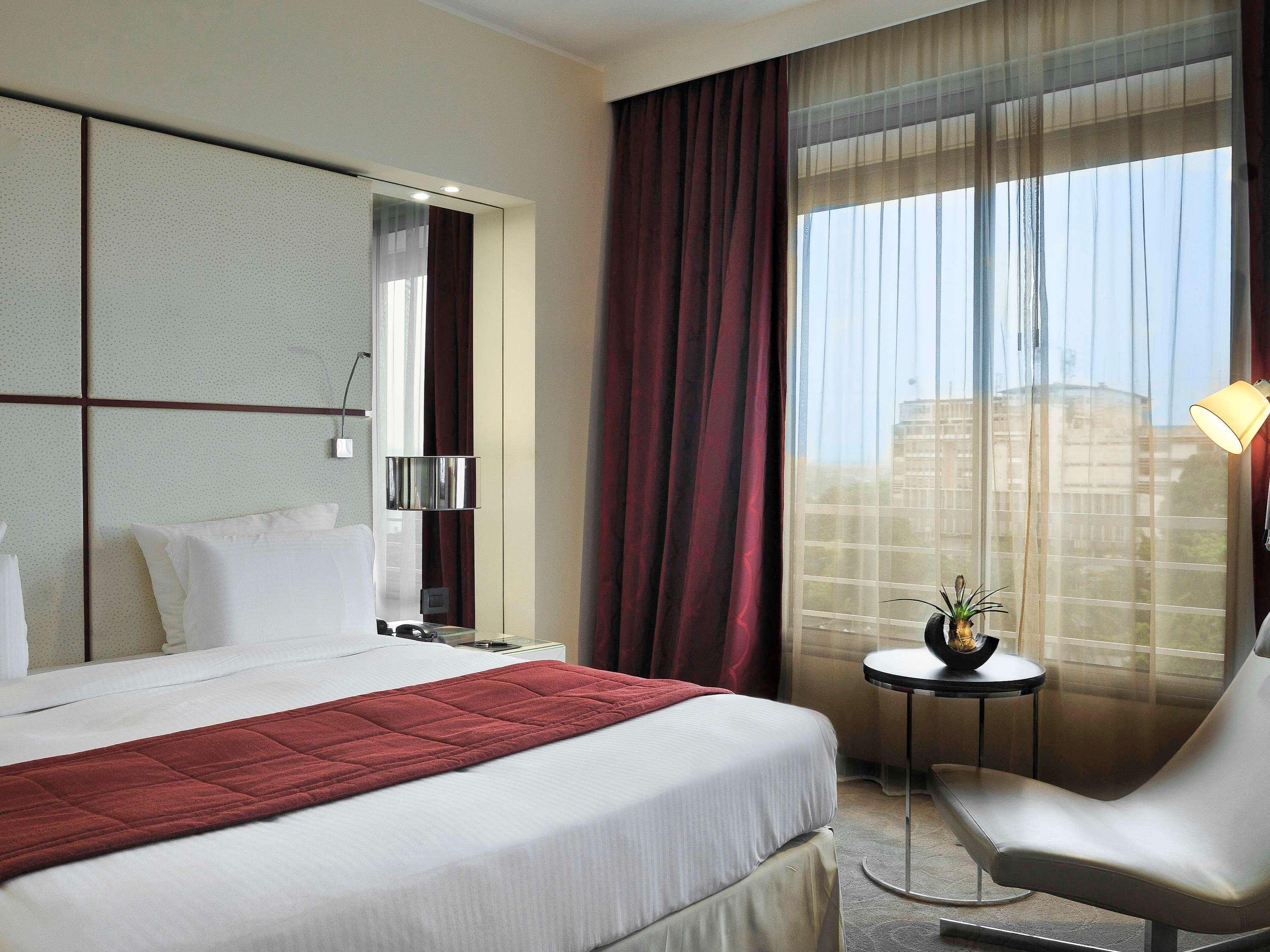 Double Deluxe King Bed