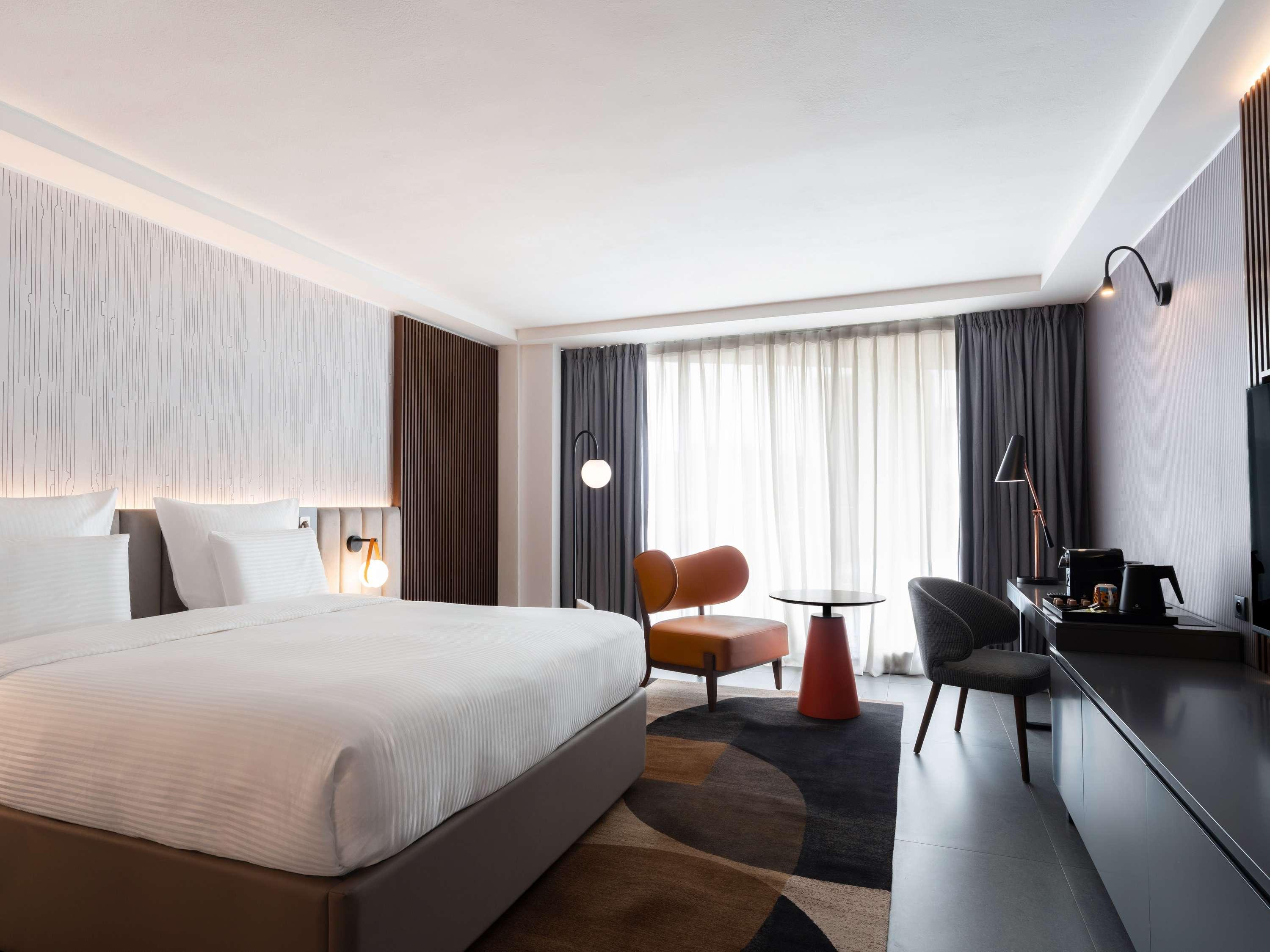 Double King Size Bed