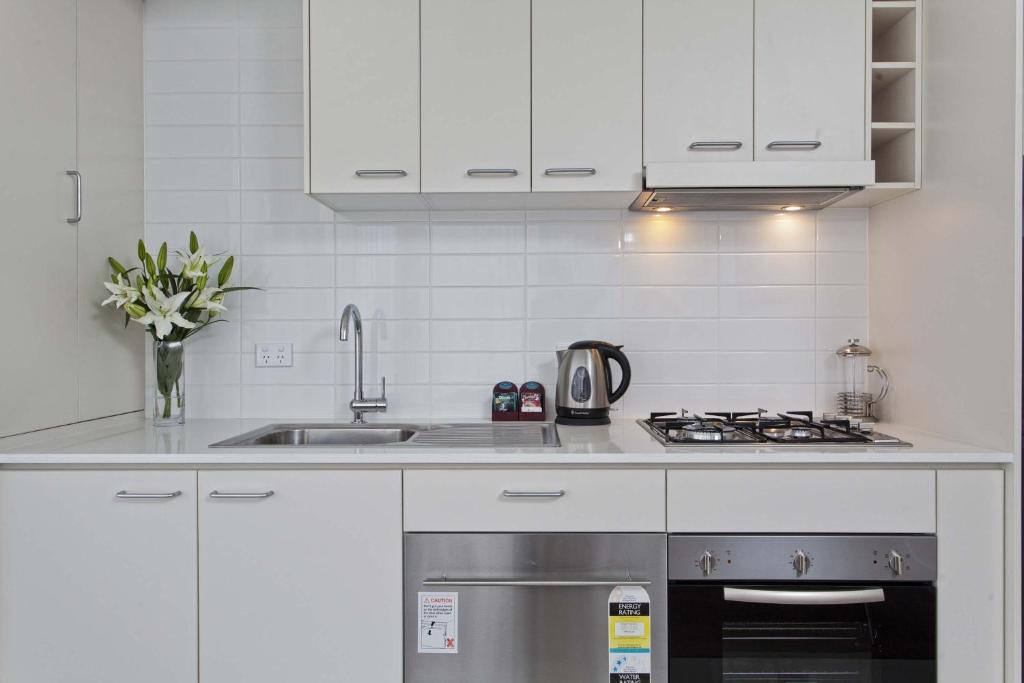 Studio Queen Size Bed