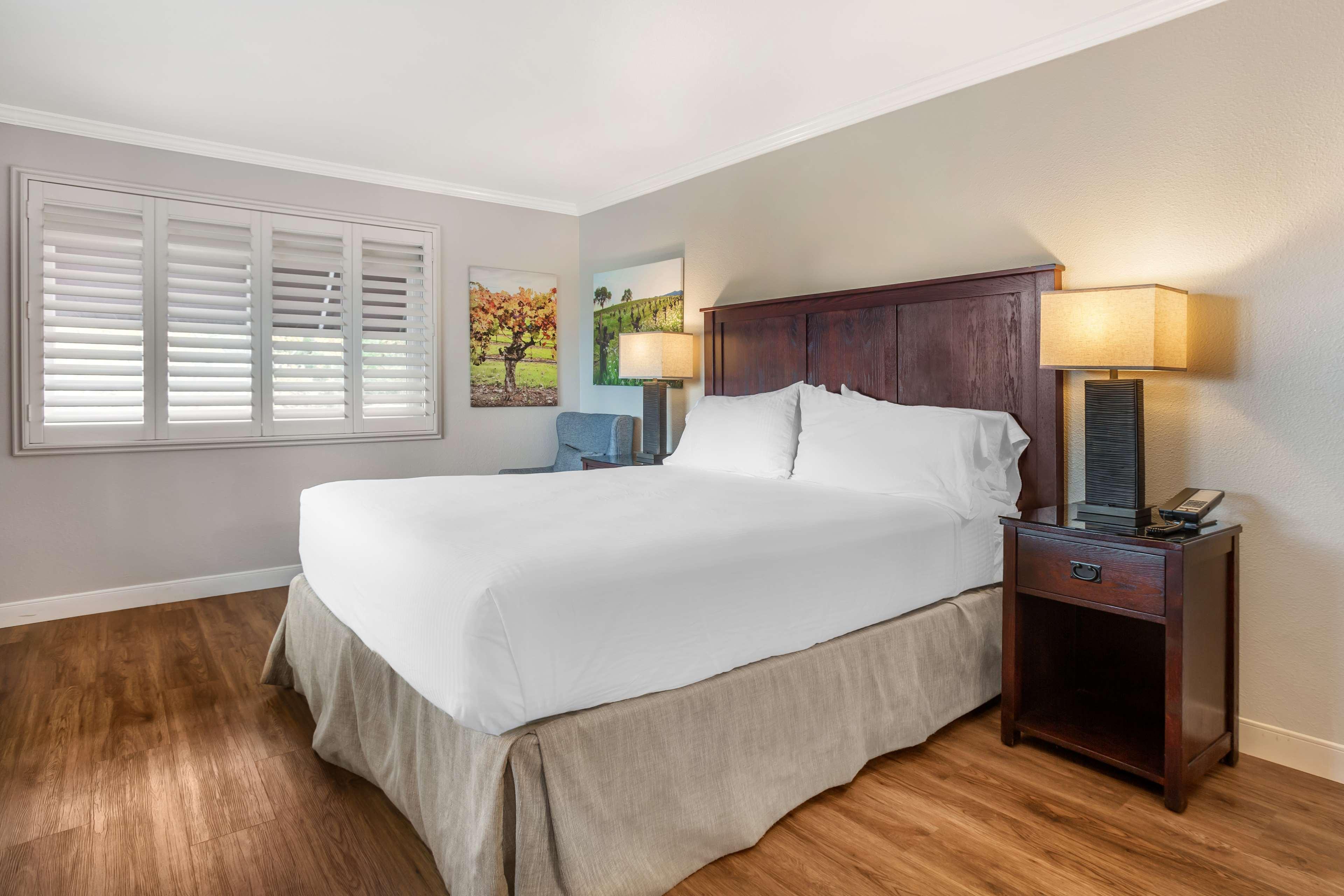 Room King Bed Non Smoking