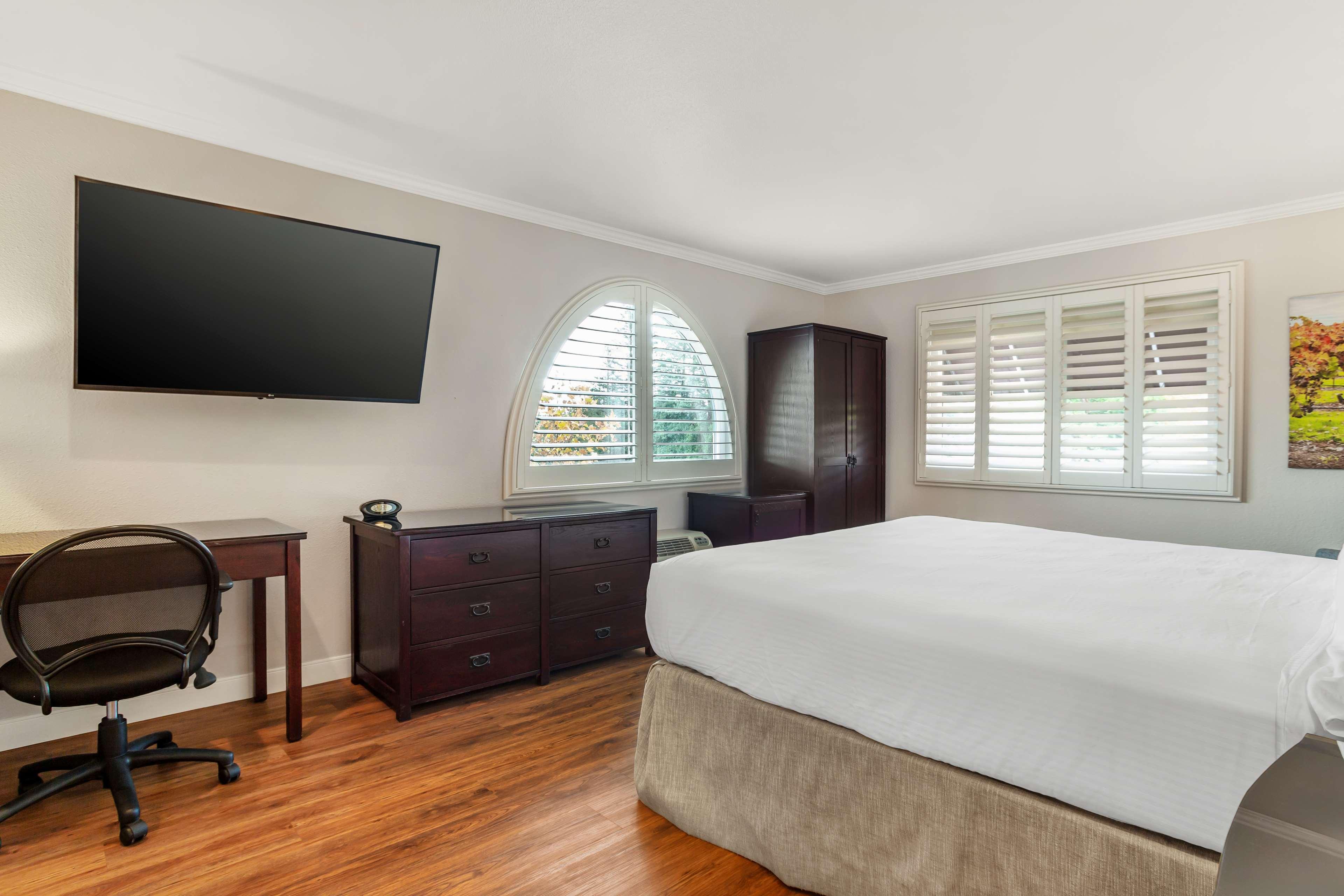 Room King Bed Non Smoking