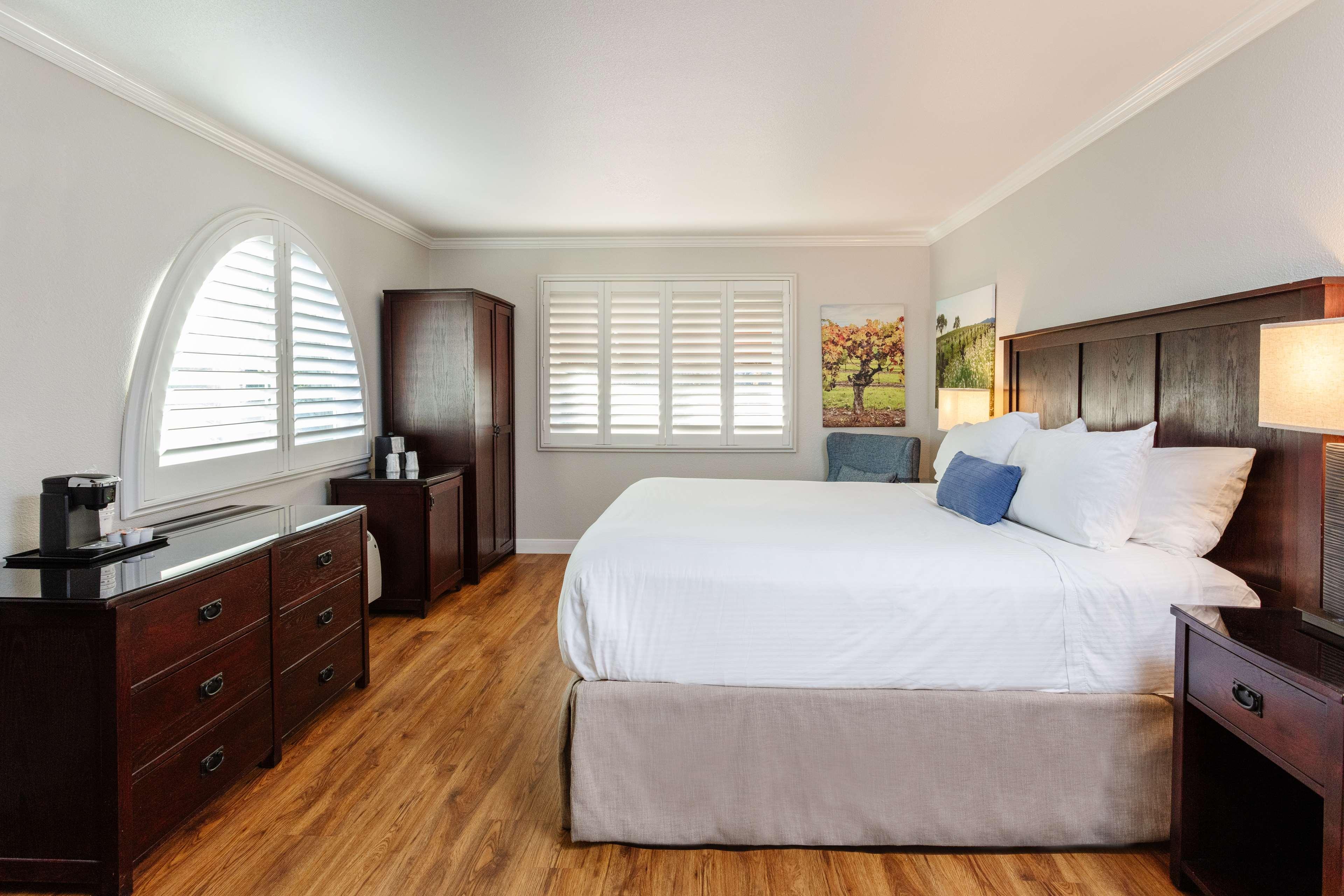 Room King Bed Non Smoking