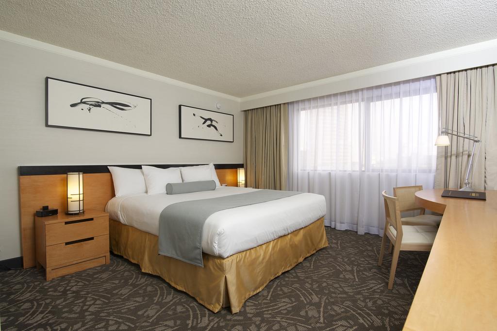 Double Deluxe King Bed