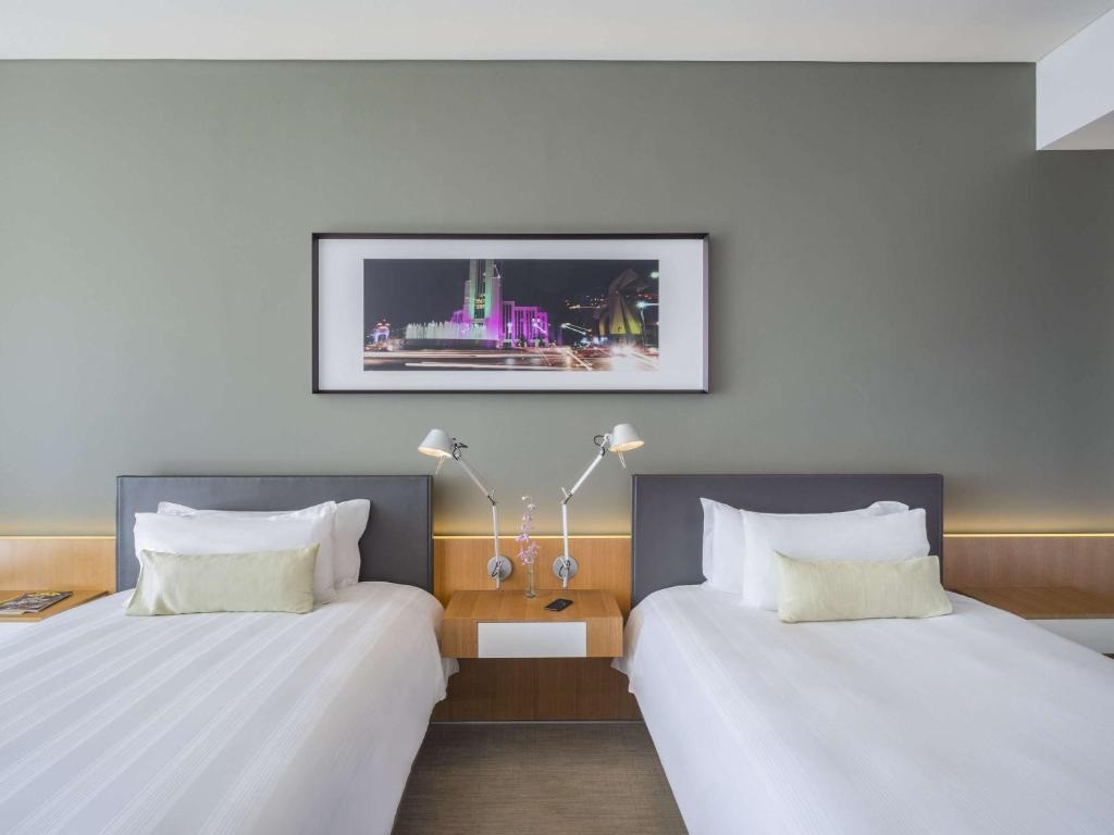 Double Deluxe Two Queen Beds