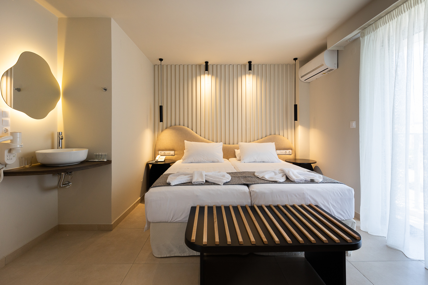 Family Room Pool View Two Bedrooms