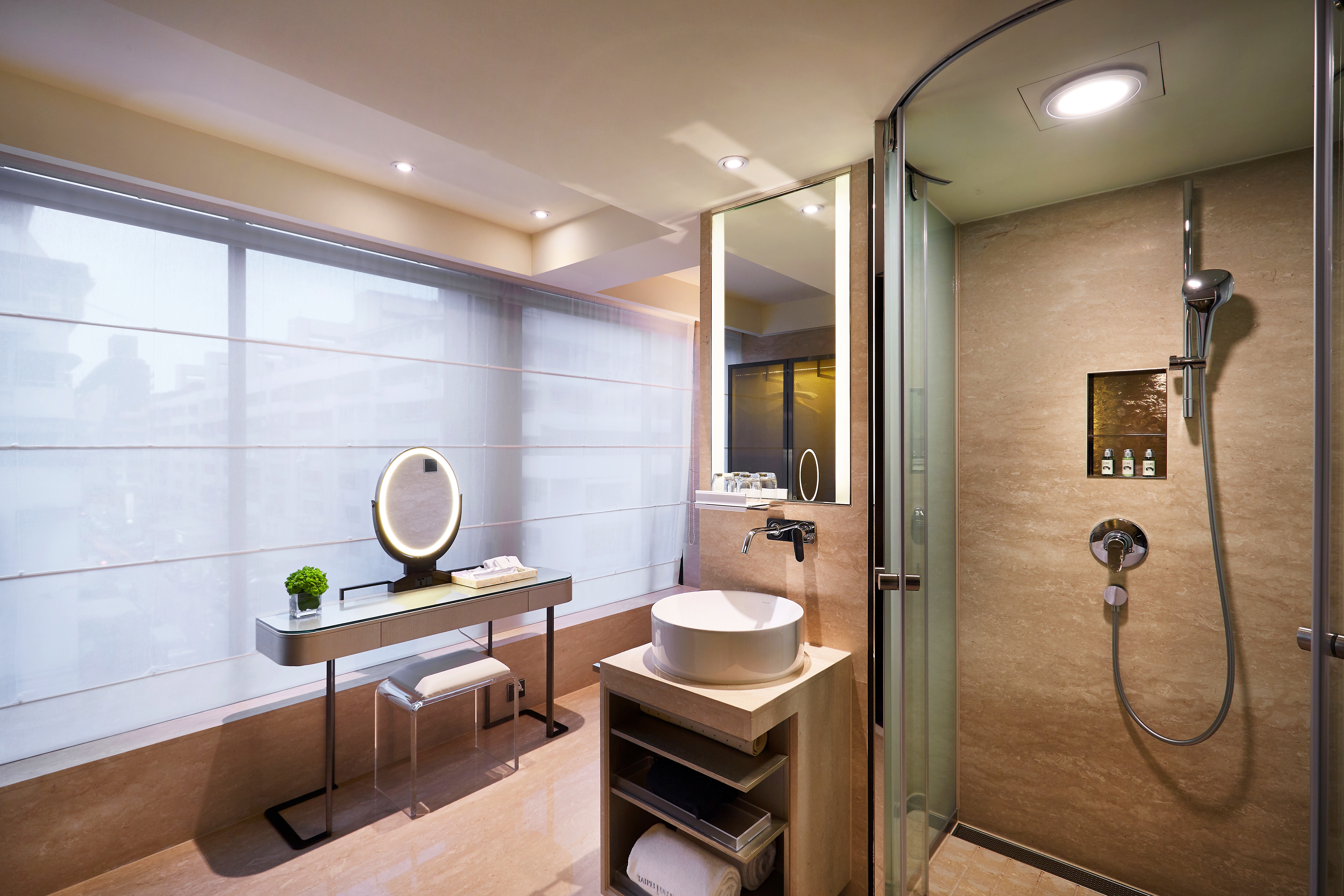 Family Room Capacity 3