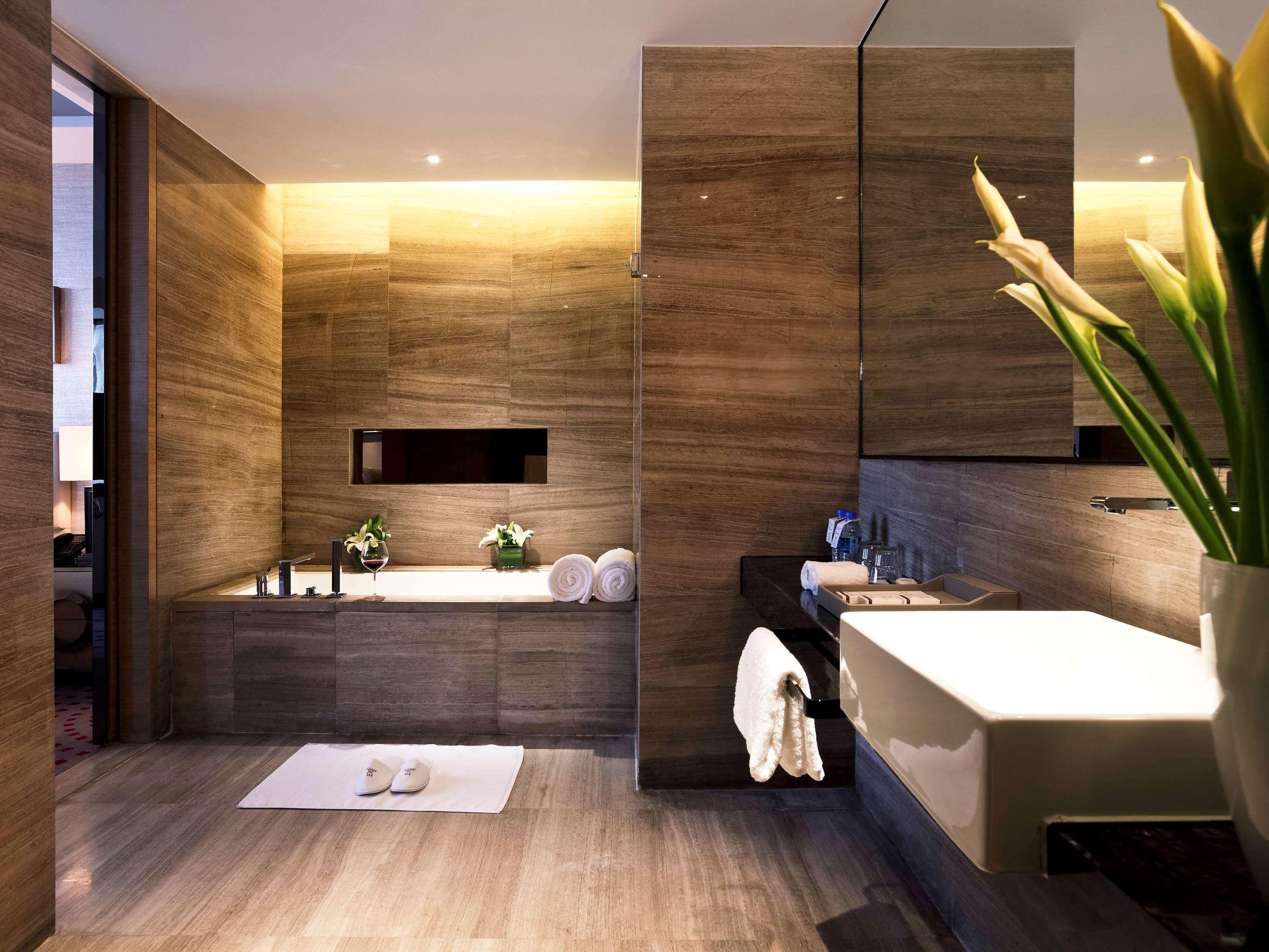 Double Deluxe King Bed