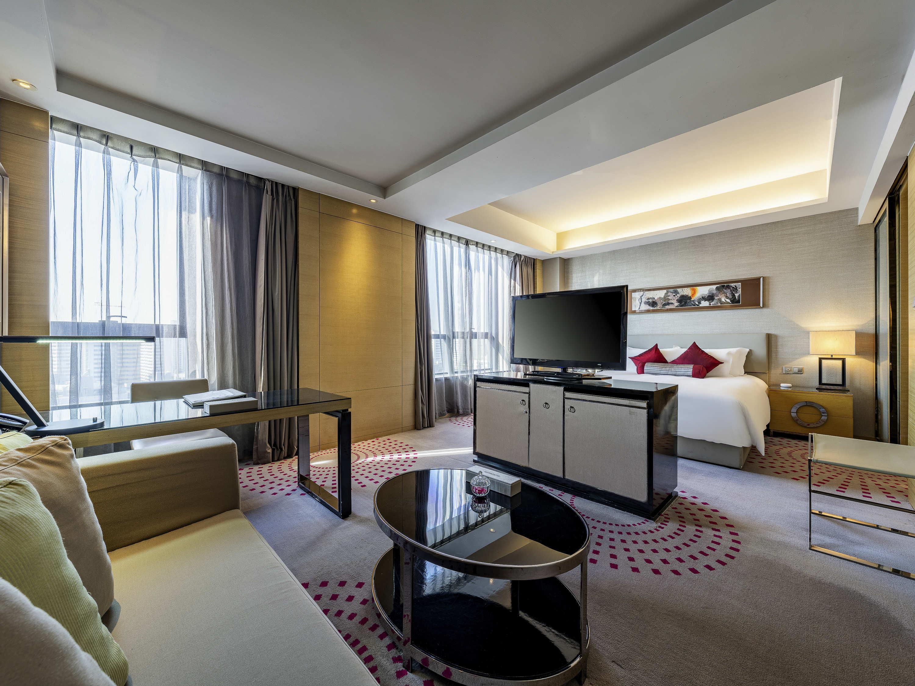 Double Deluxe King Bed