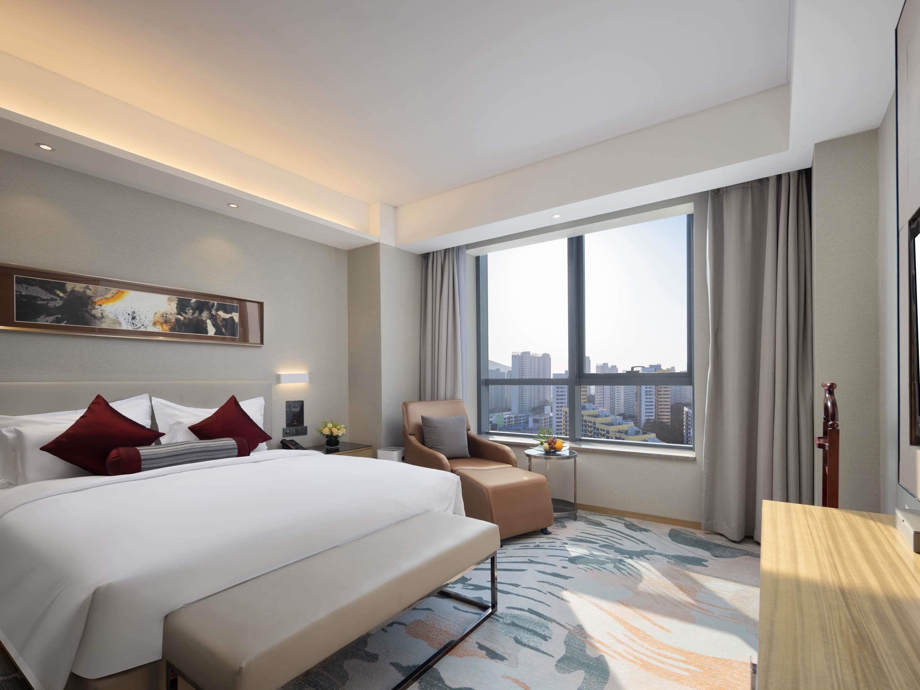 Suite Deluxe King Bed