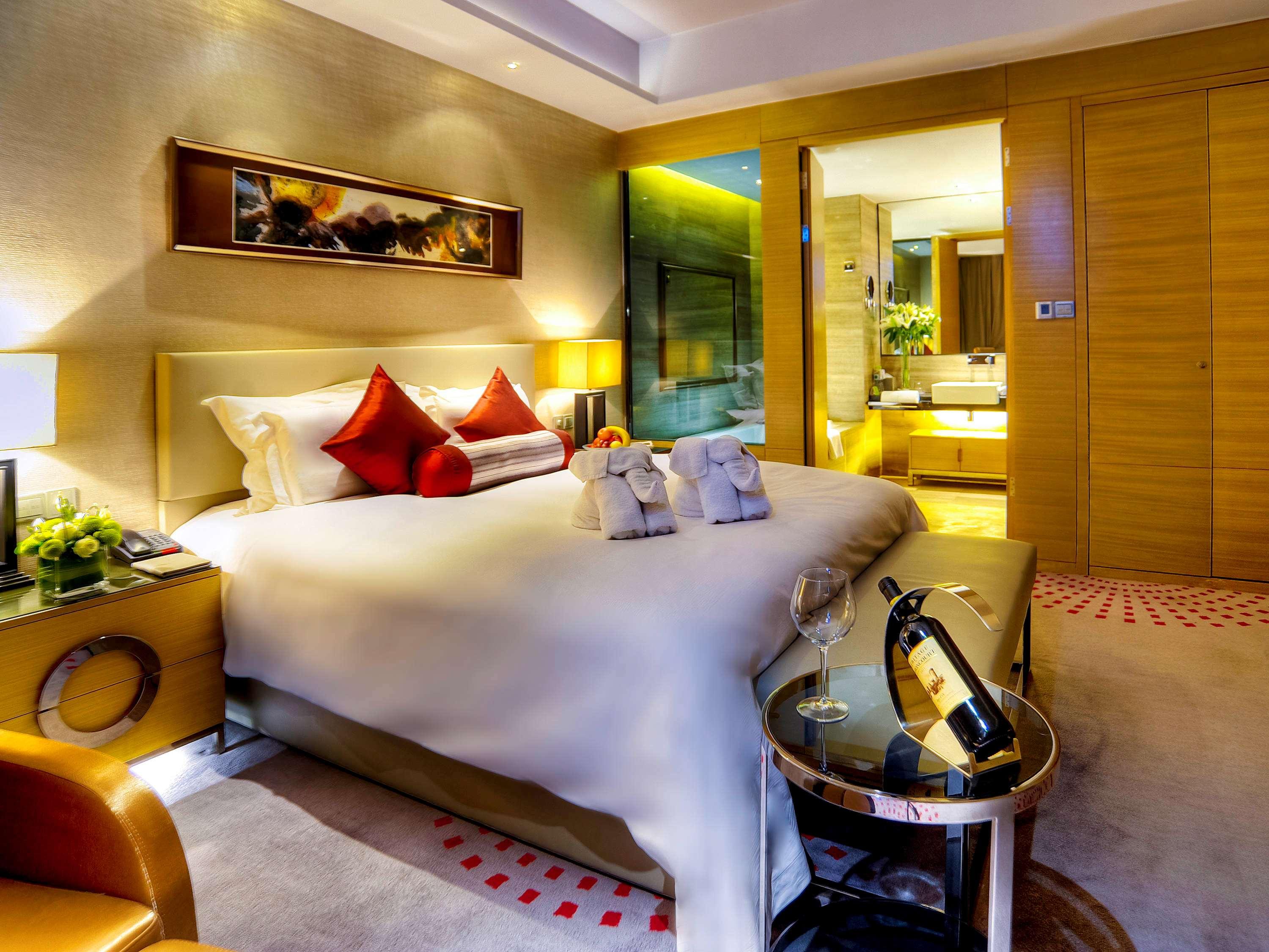 Suite Deluxe King Bed