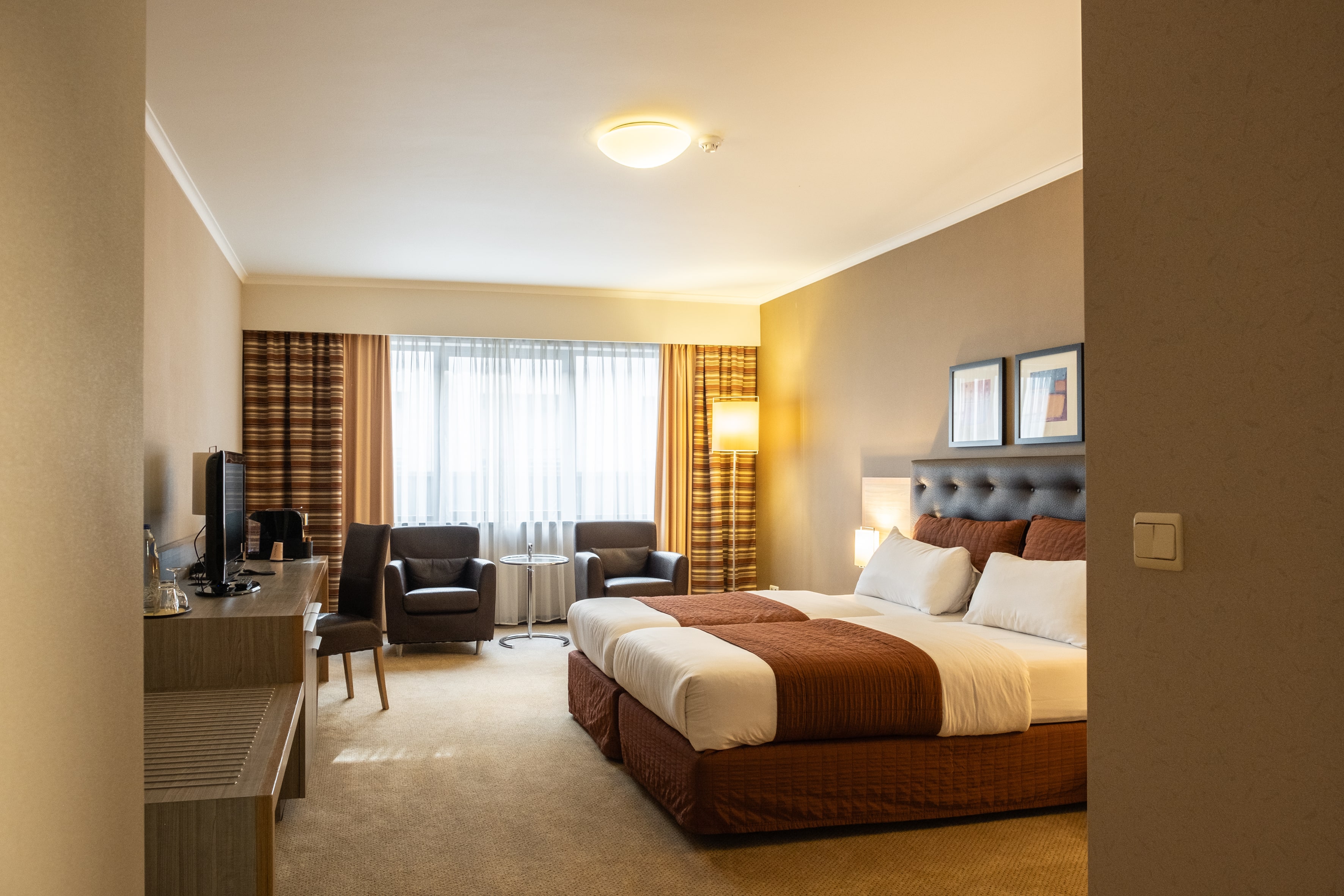 Double Executive Superior