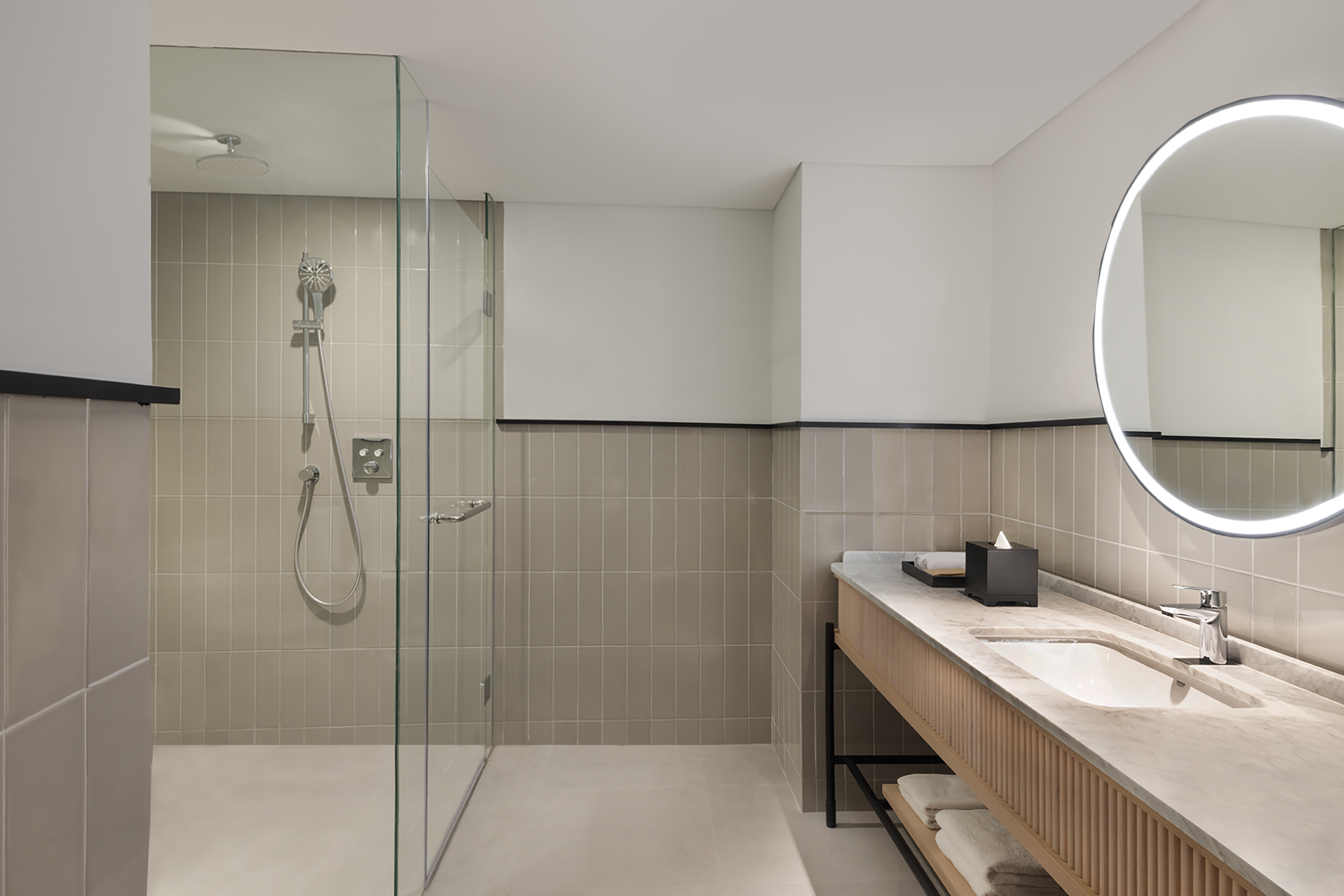 Suite Deluxe King Bed