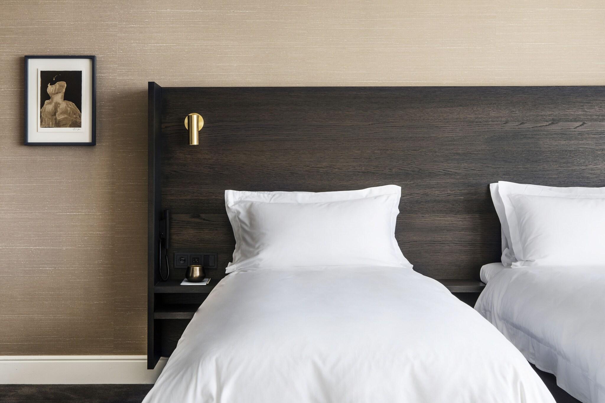 Twin Luxury One Bedroom