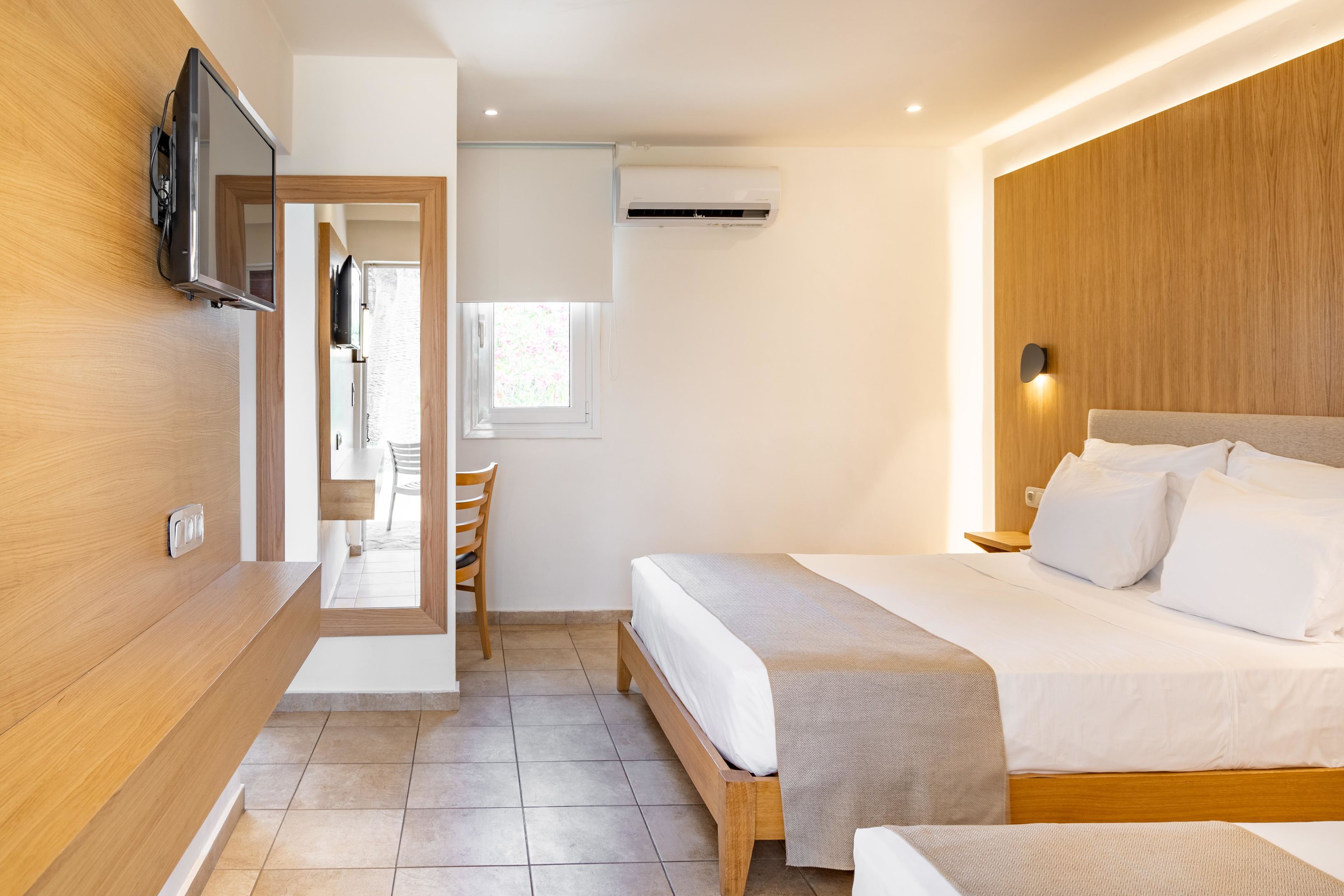 Bungalow Garden View