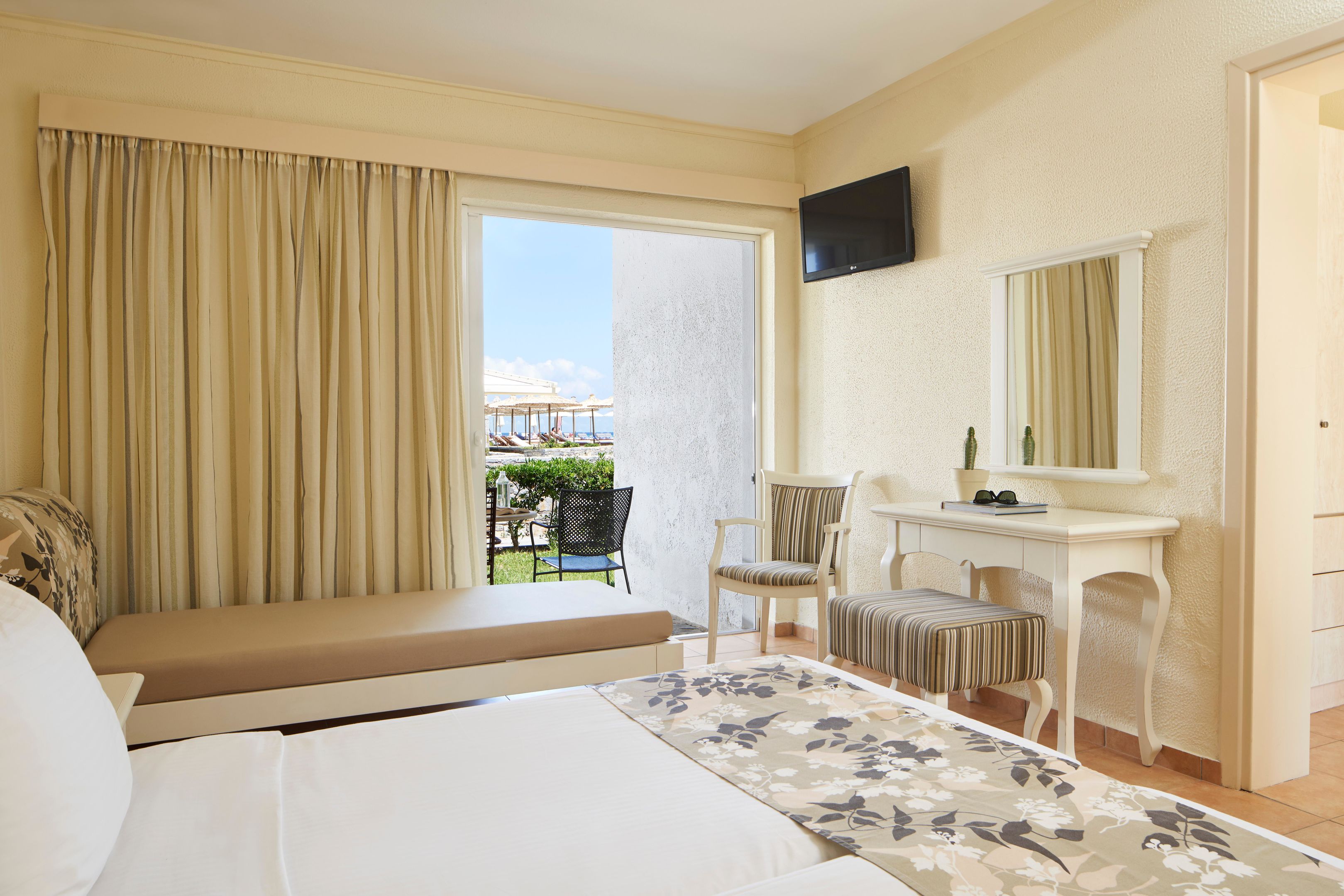 Bungalow Garden View