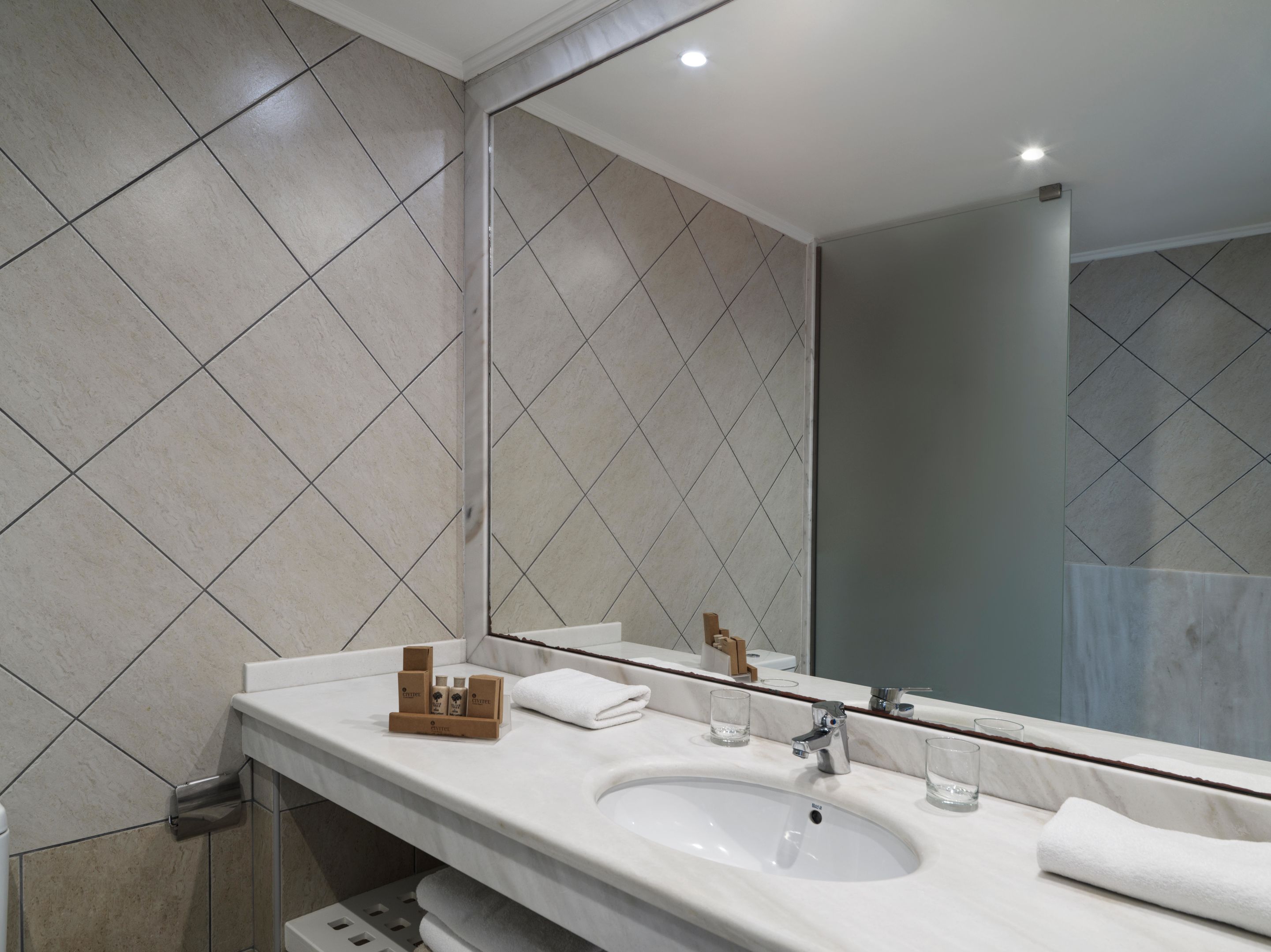 Family Room Capacity 2