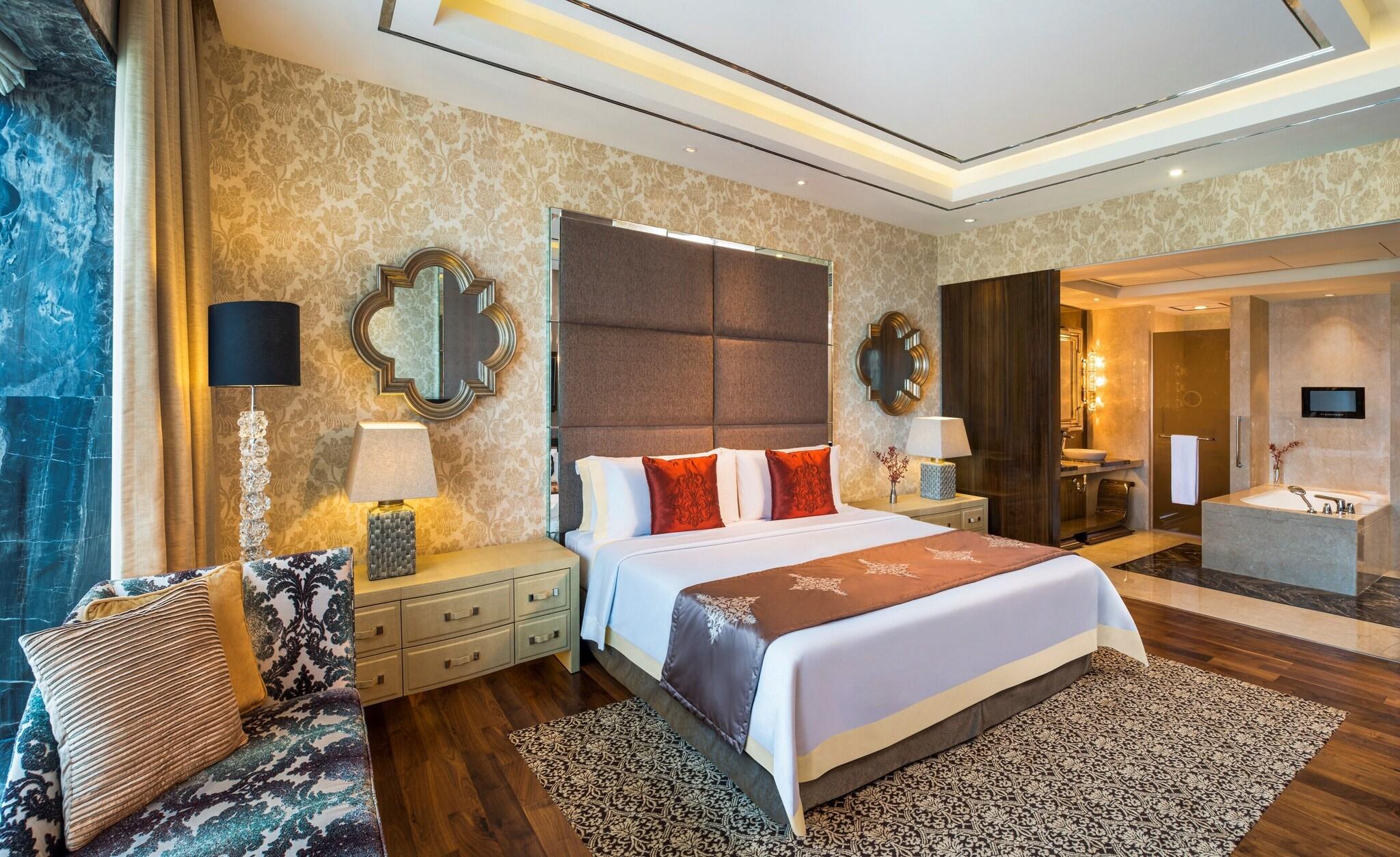 Suite King Size Bed