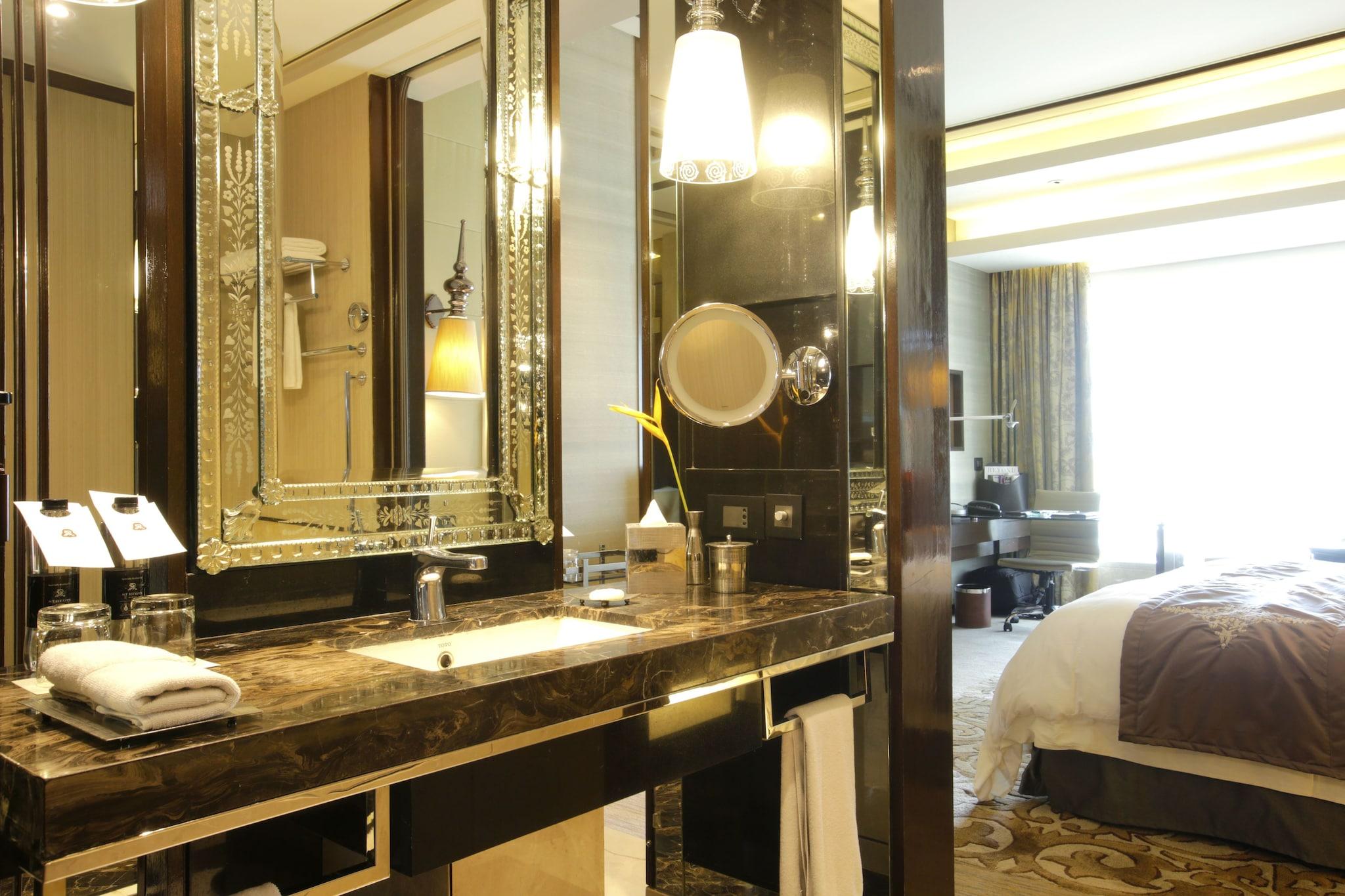 Double Ocean View King Bed