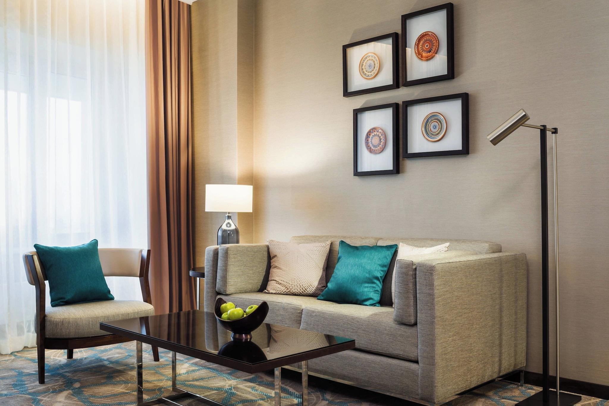 Suite Business King Bed