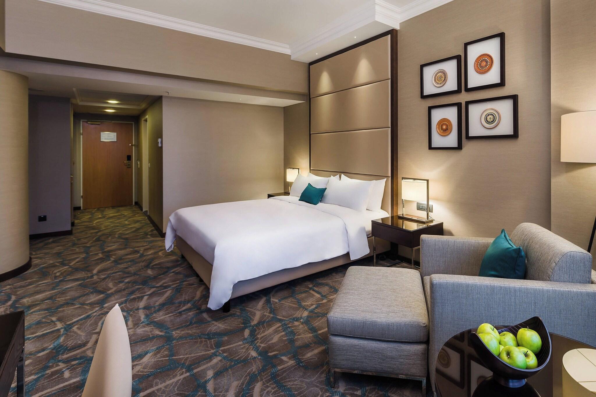 Double Deluxe King Bed