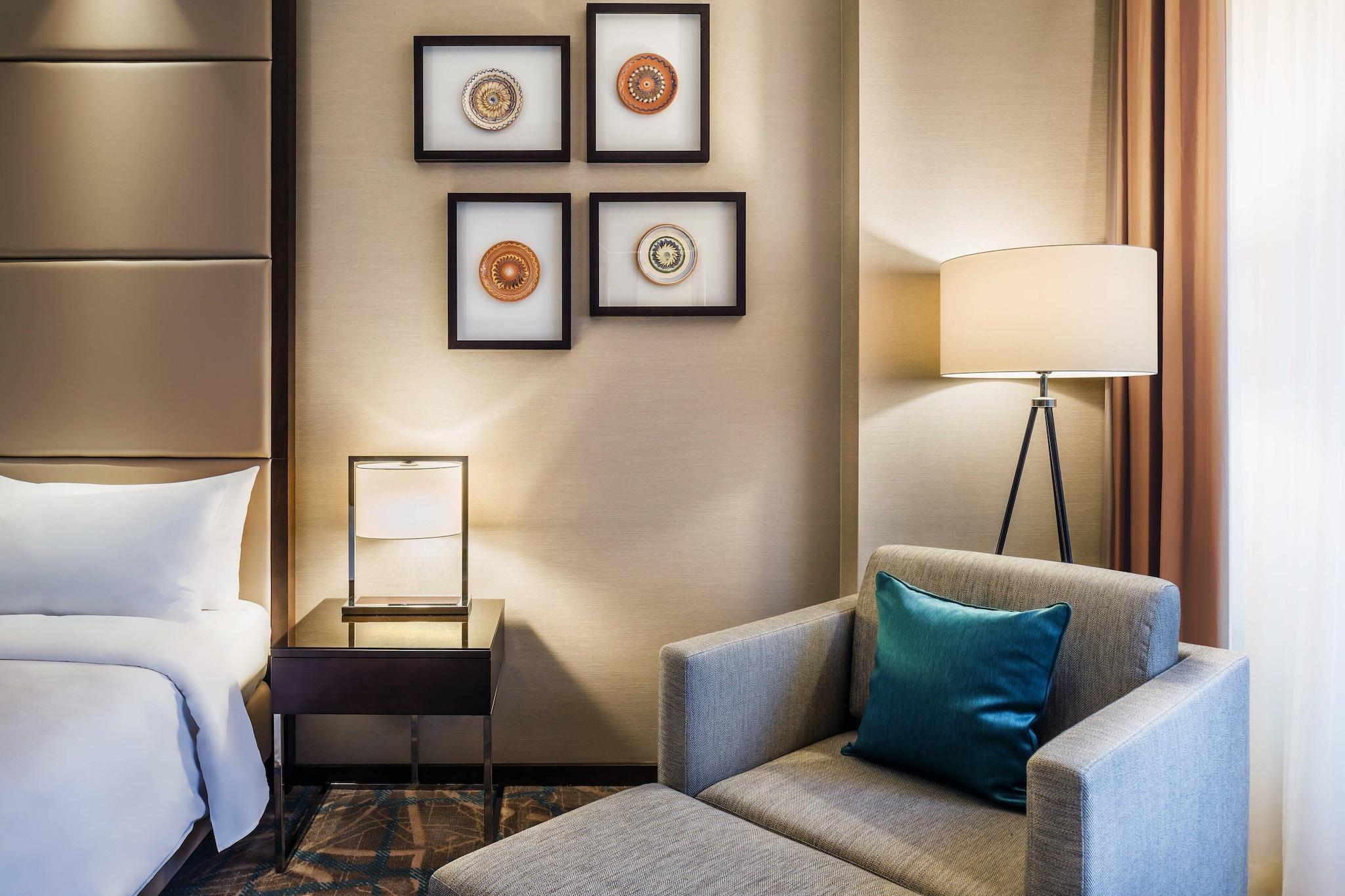 Double Deluxe King Bed