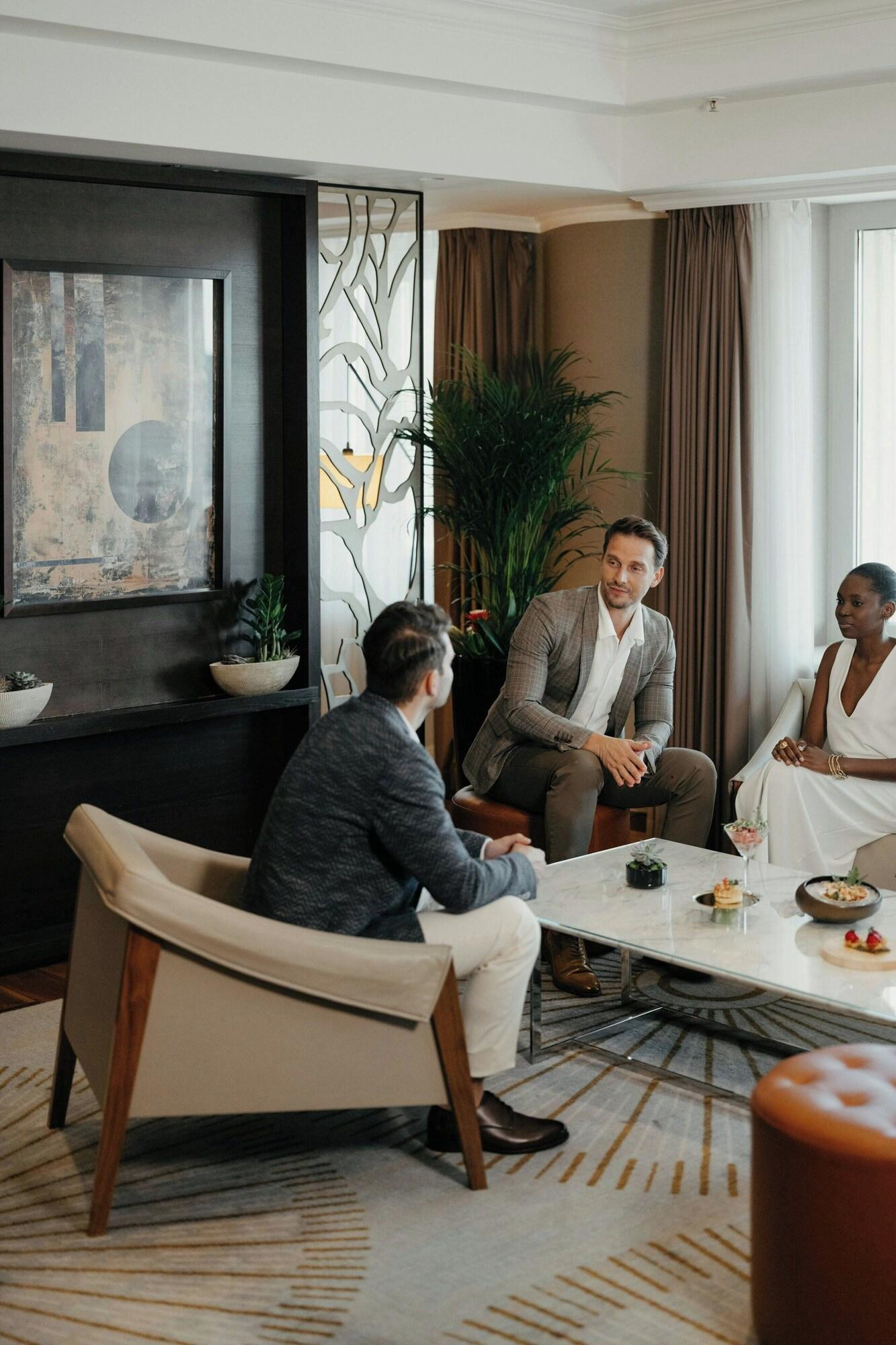 Suite Business King Bed