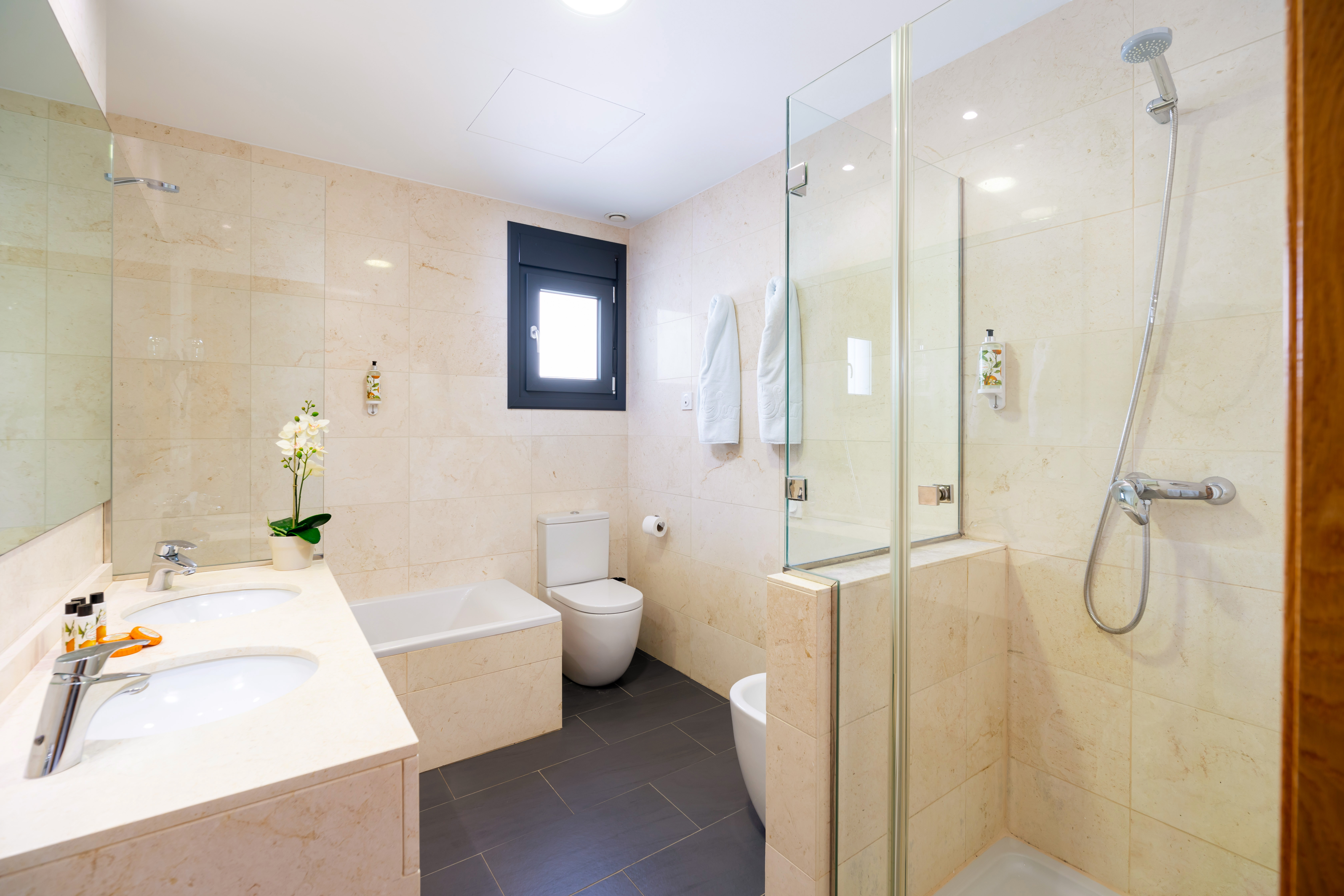 Apartment Capacity 5 Two Bedrooms