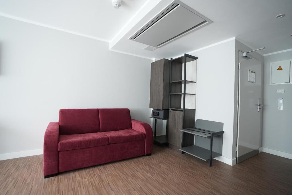 Studio Superior Capacity 3