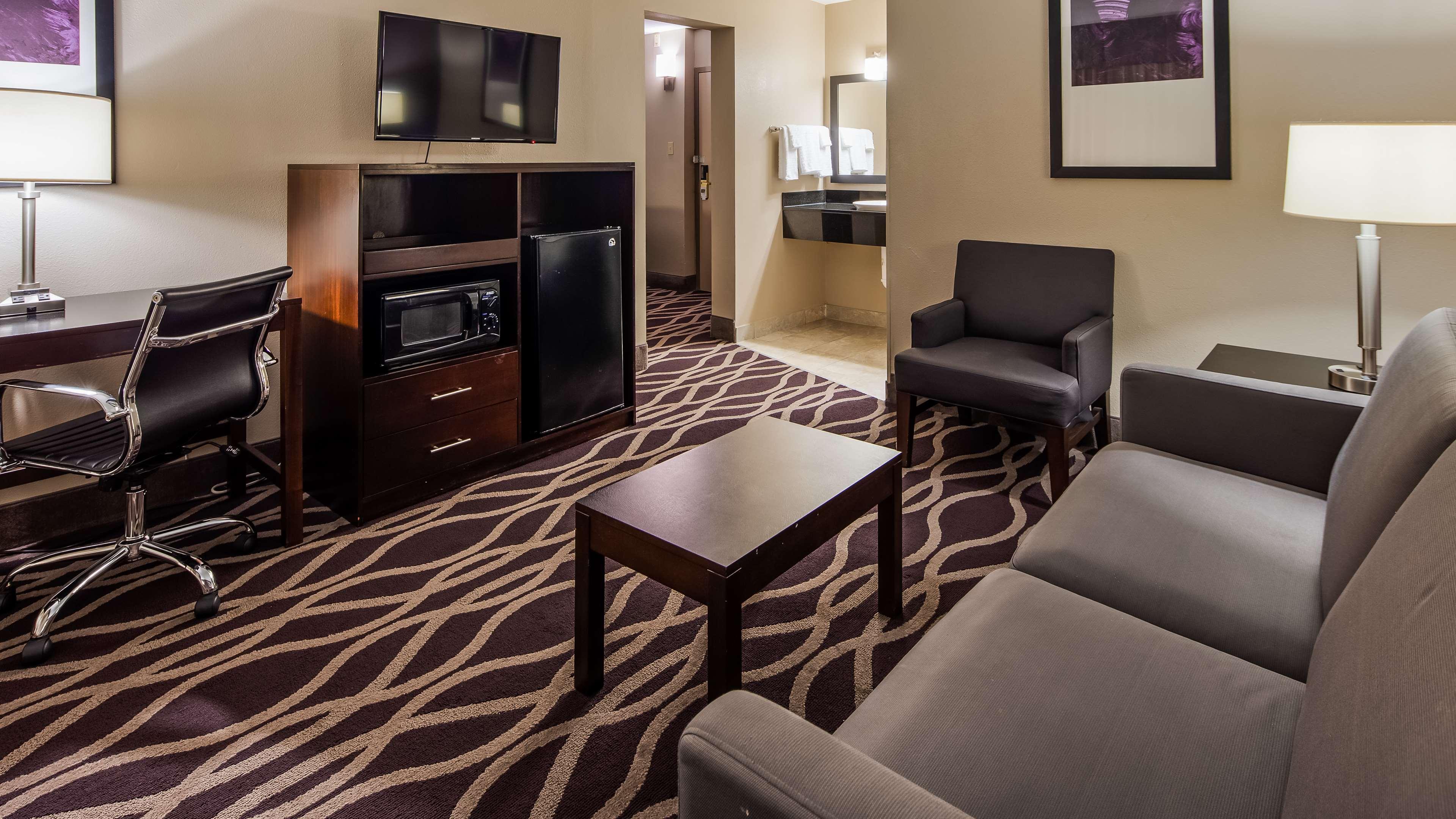 Suite Two Queen Beds Non Smoking