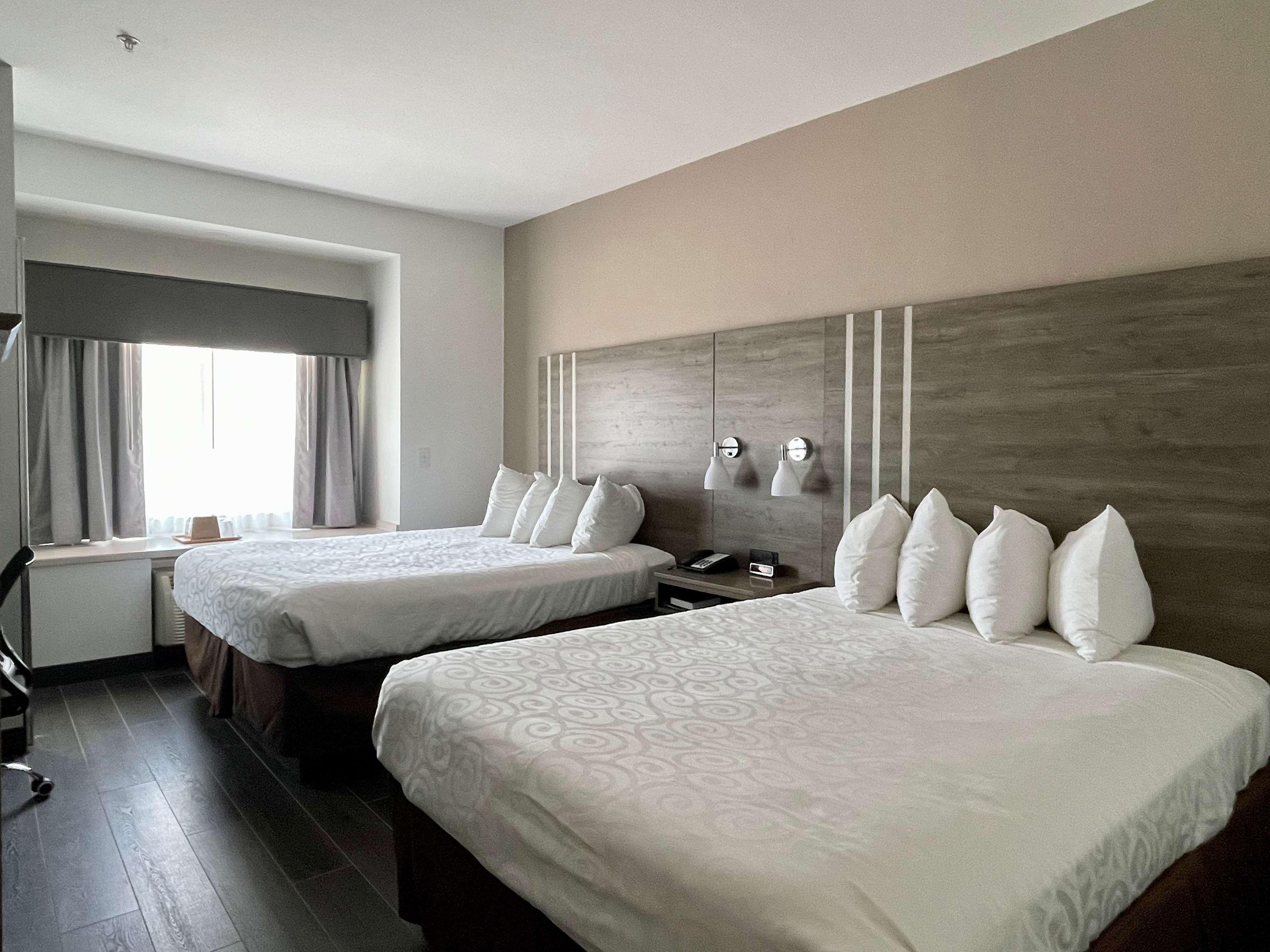 Quadruple Accessible-two Queen Beds