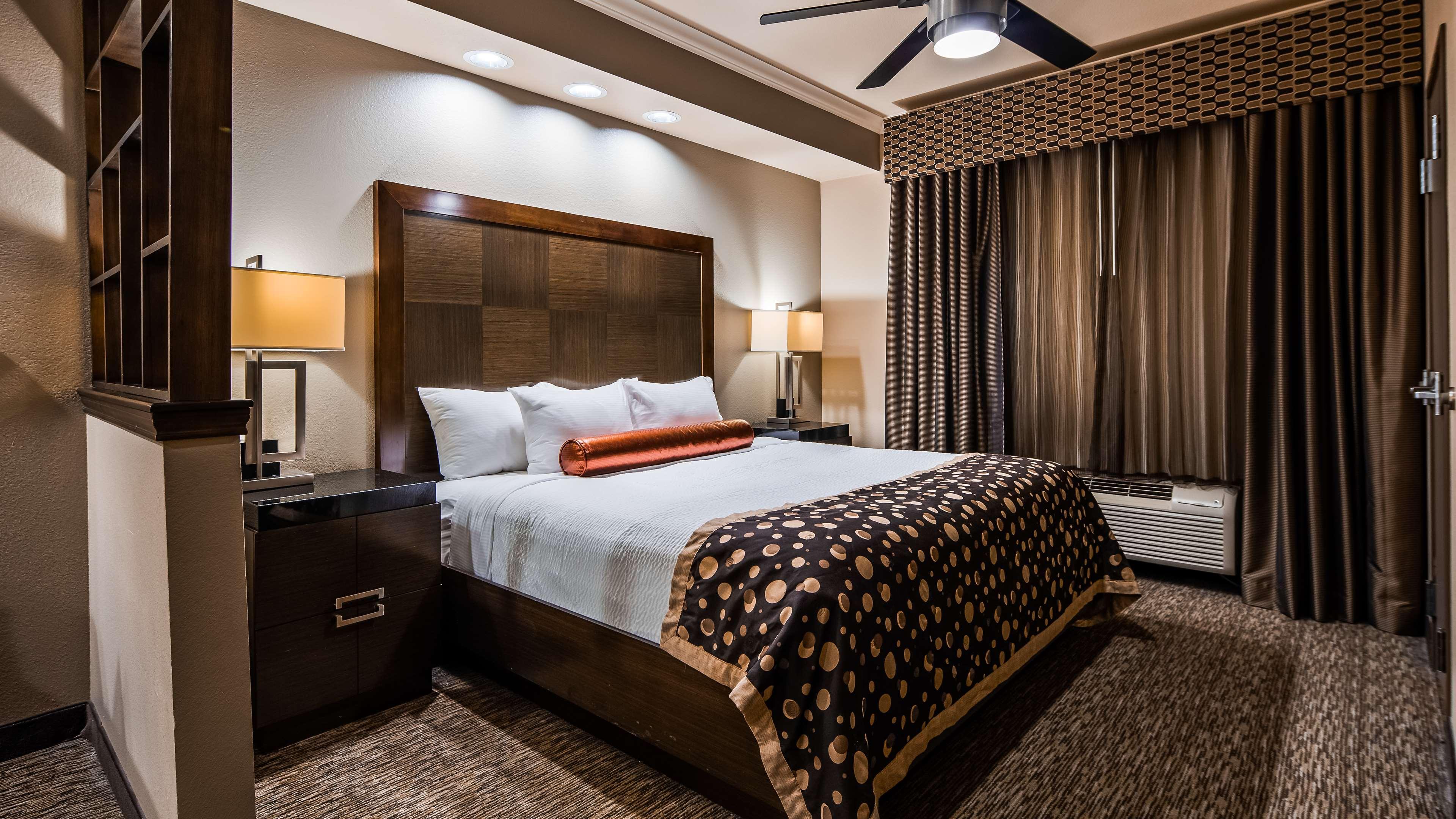 Room King Bed Non Smoking