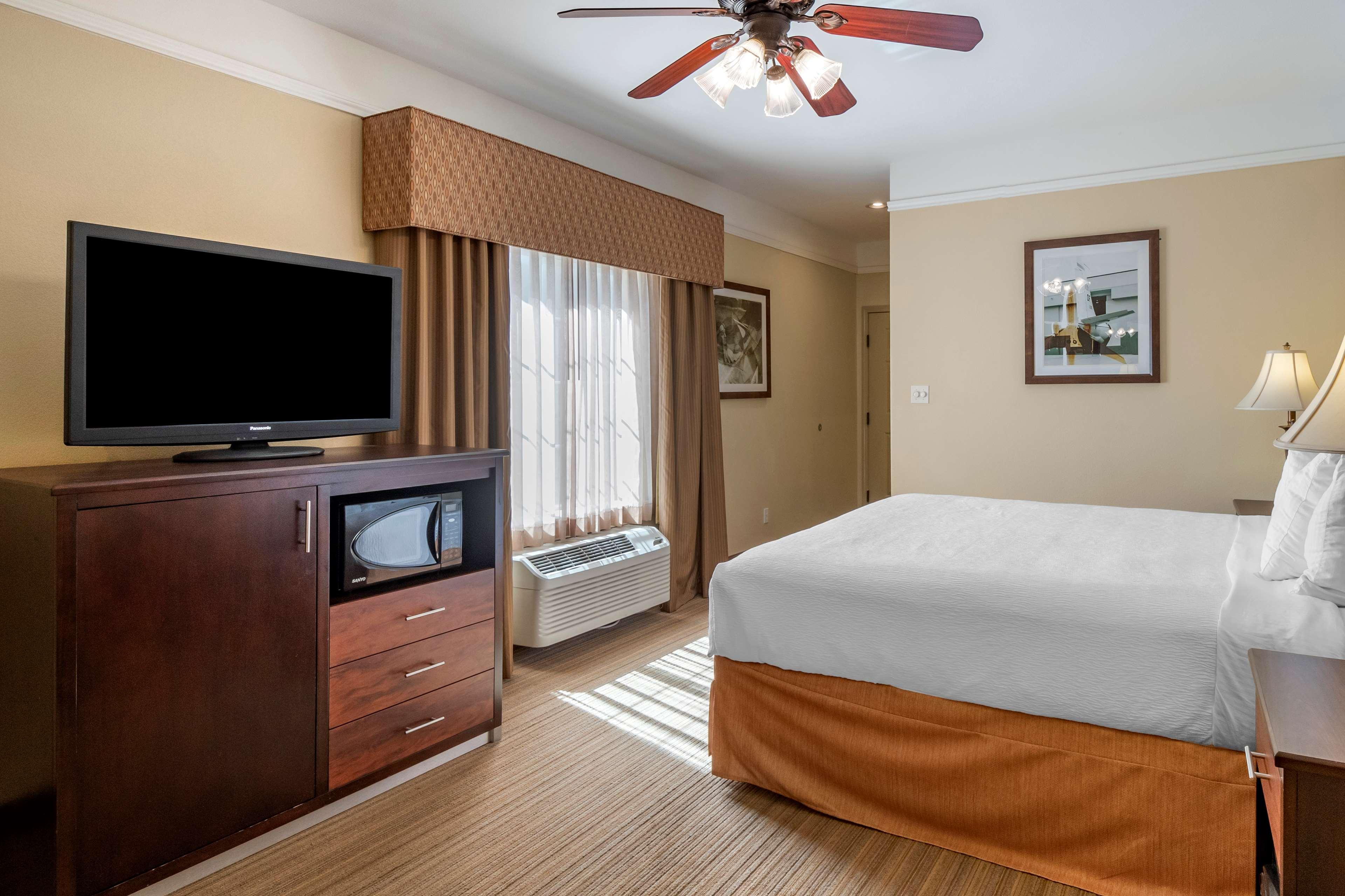 Room King Bed Non Smoking