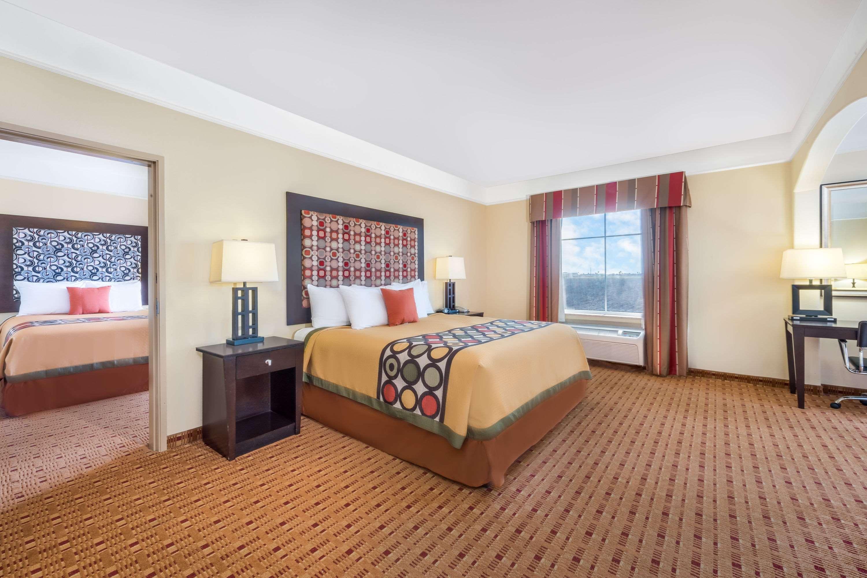 Quadruple Two Queen Beds Non Smoking