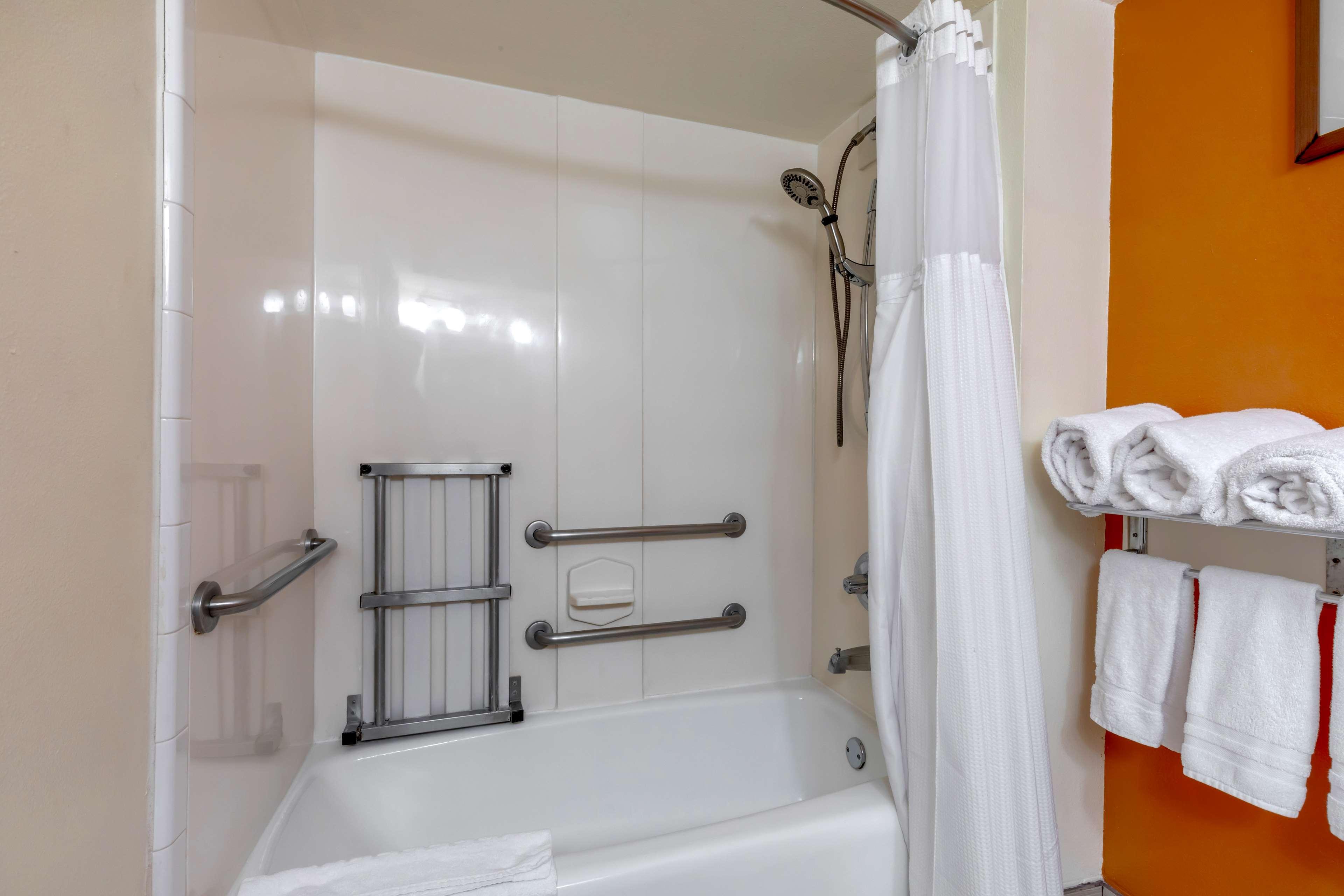 Room King Bed Non Smoking