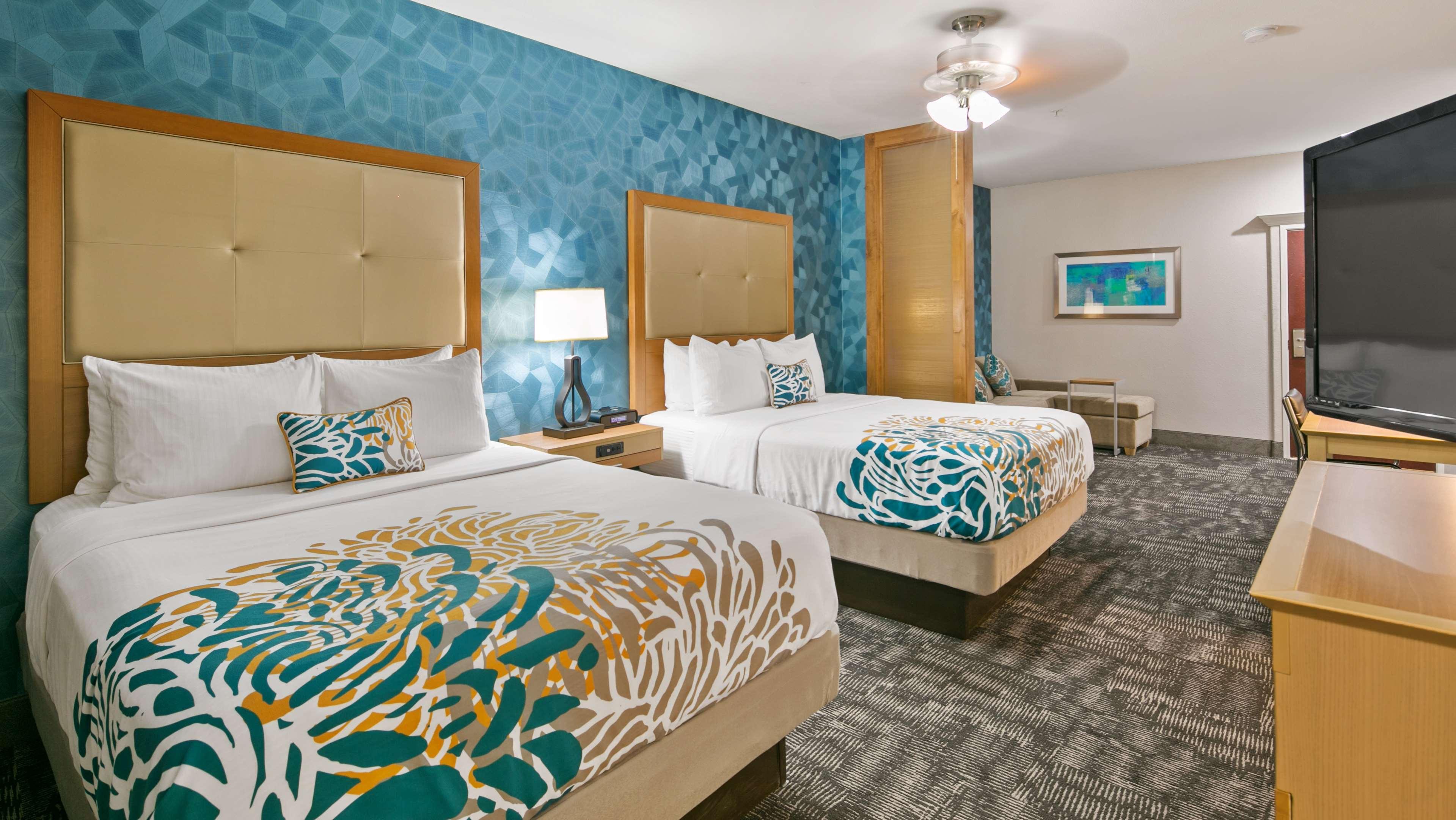 Suite Two Queen Beds Non Smoking